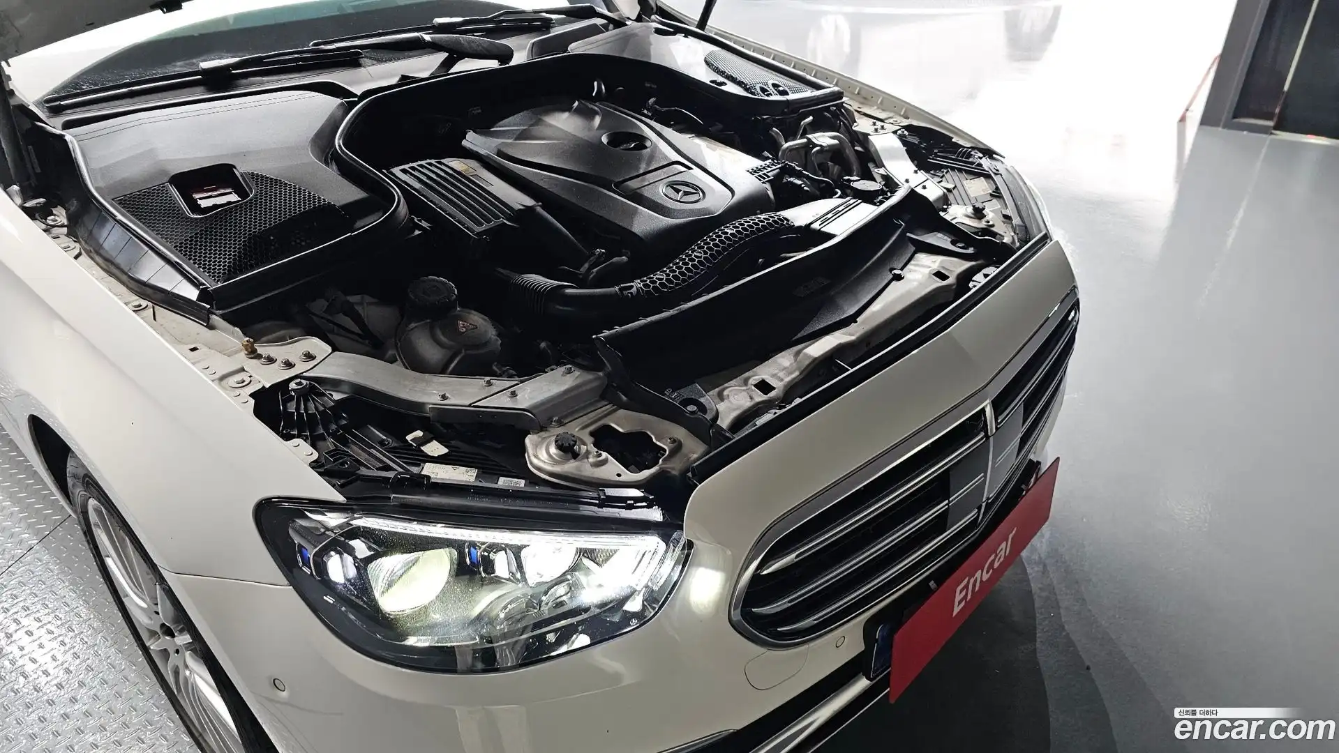 E-Class Mercedes-Benz 2023.9-OUTER-006