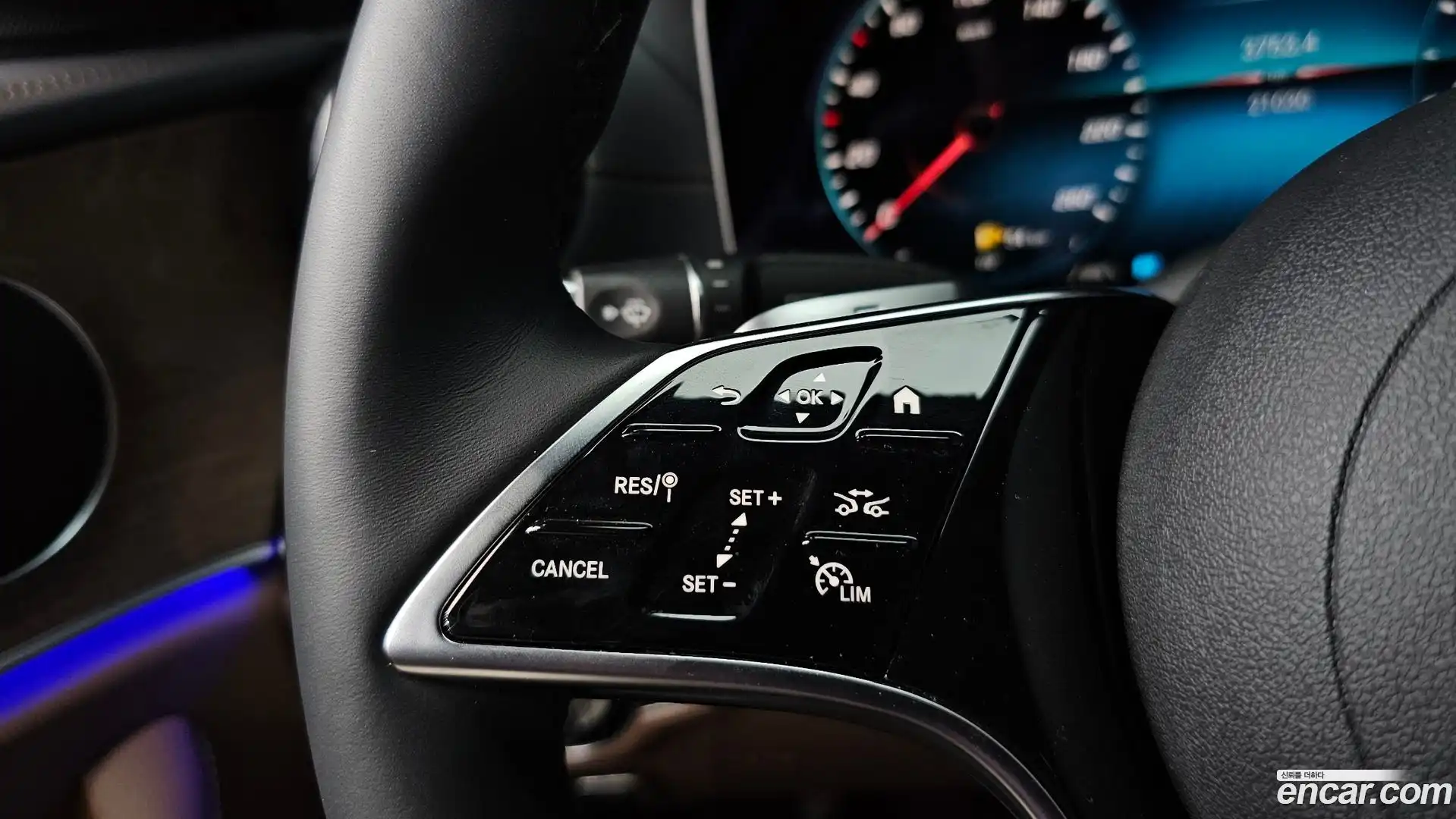 E-Class Mercedes-Benz 2023.9-OPTION-019