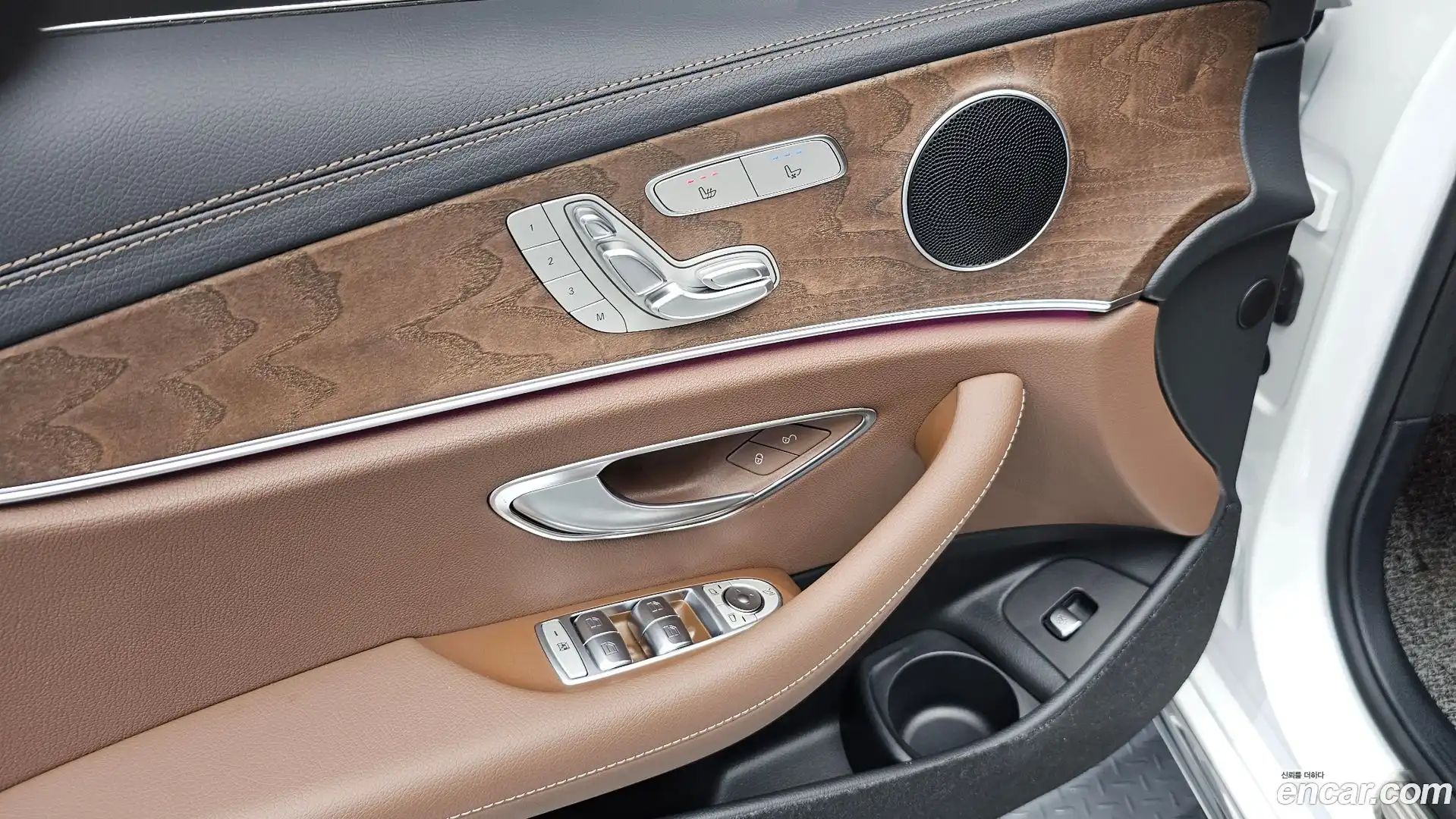 E-Class Mercedes-Benz 2023.9-OPTION-024