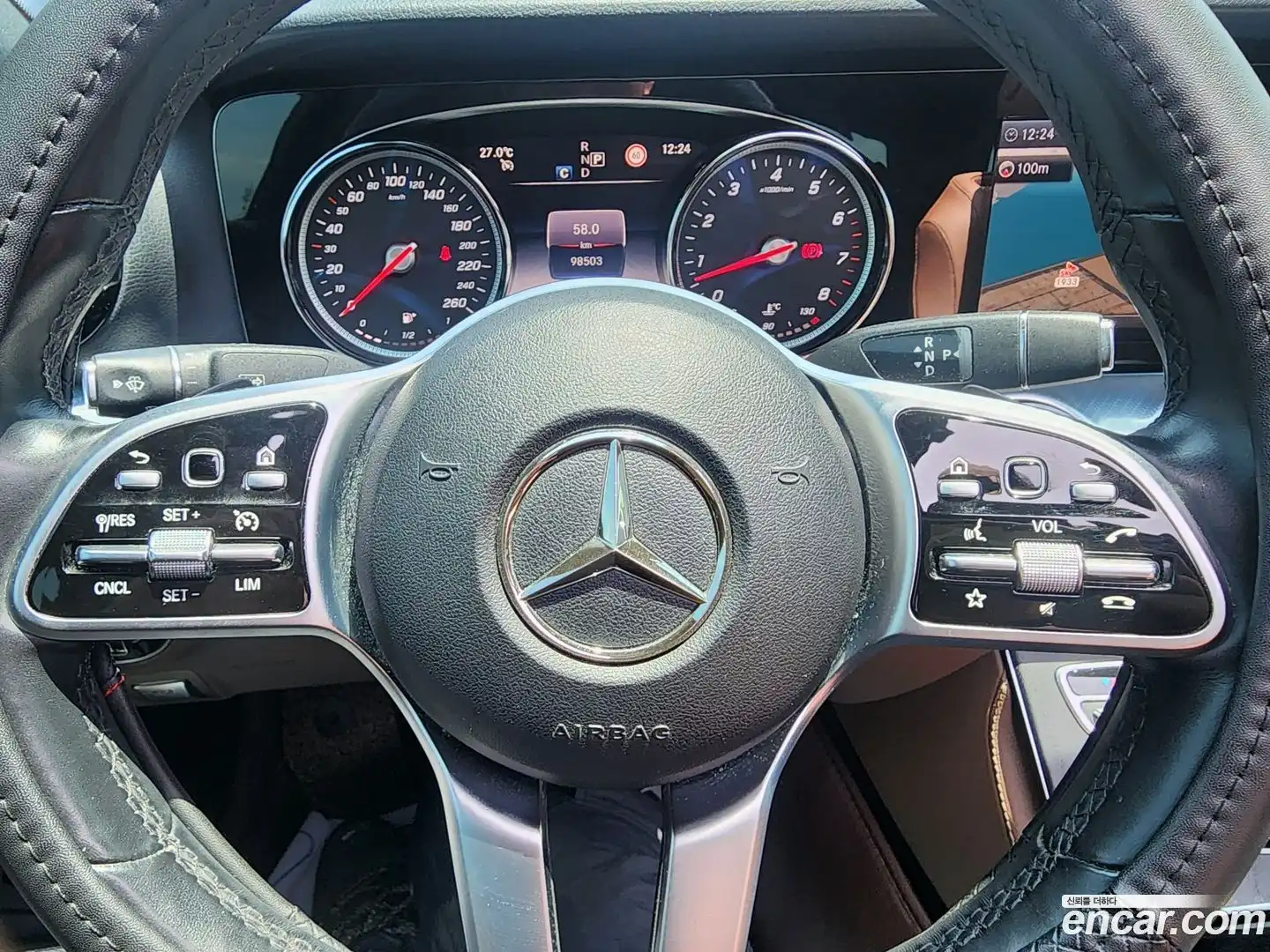 E-Class Mercedes-Benz 2019.11-OPTION-020