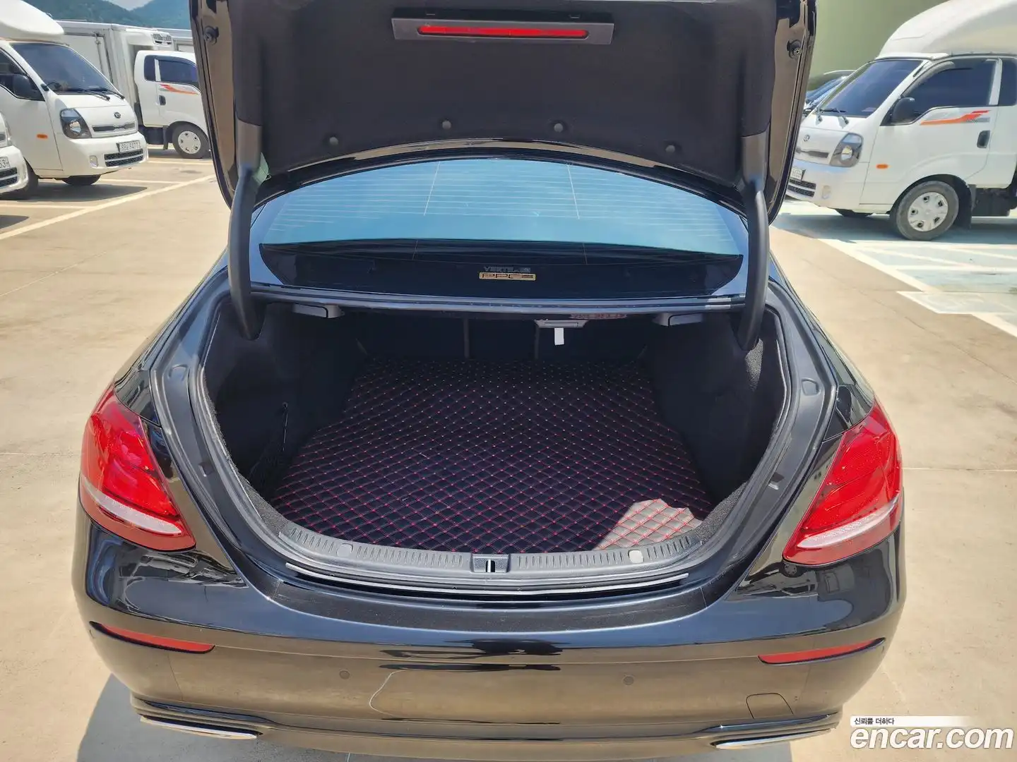 E-Class Mercedes-Benz 2019.11-OPTION-022