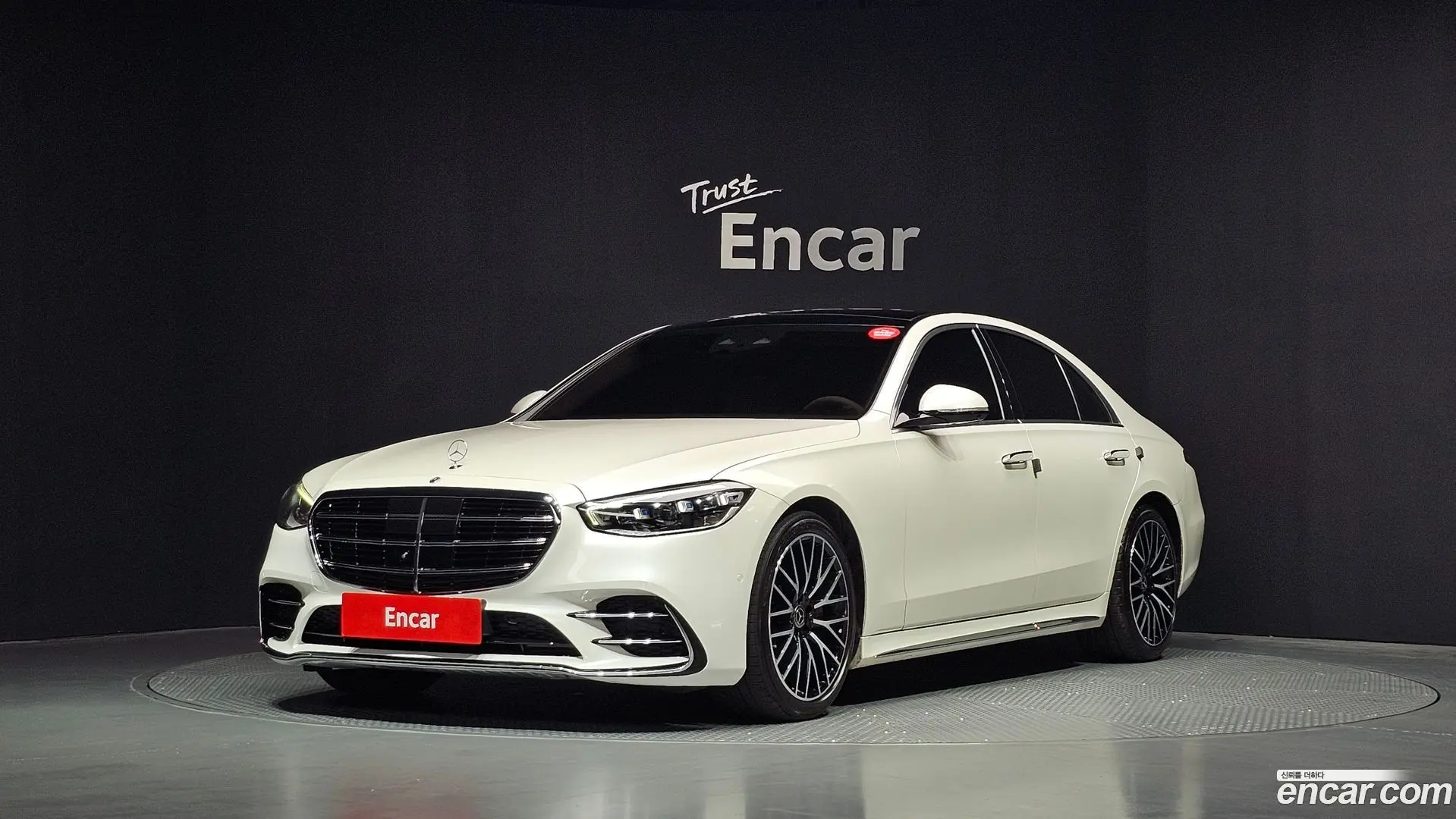 Main__Slider__Photo:S-Class Mercedes-Benz 2022.2-0