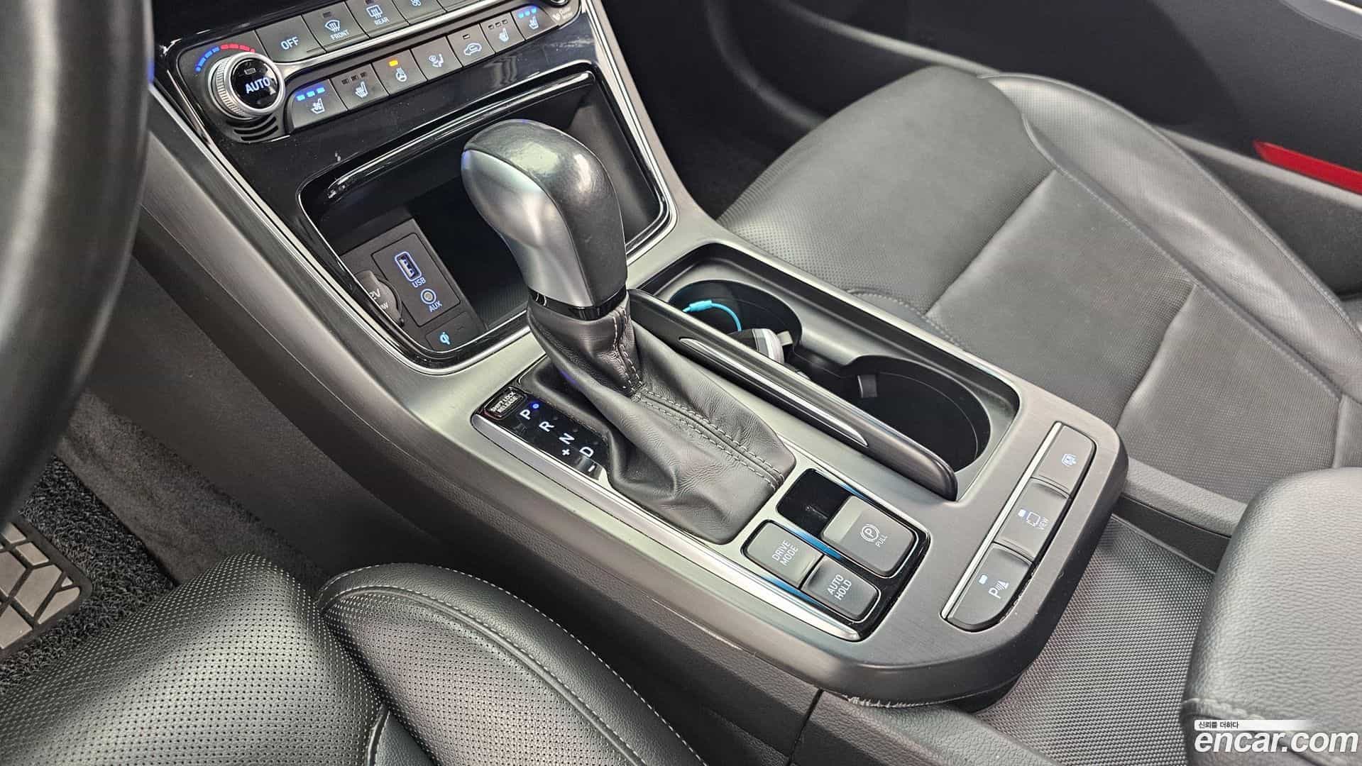Grandeur Hyundai 2017.0-INNER-009