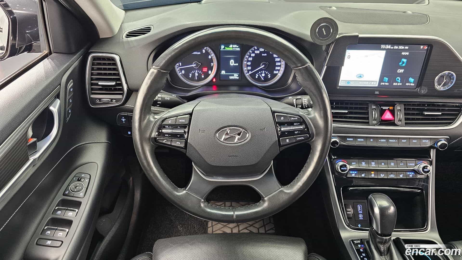 Grandeur Hyundai 2017.0-OPTION-017