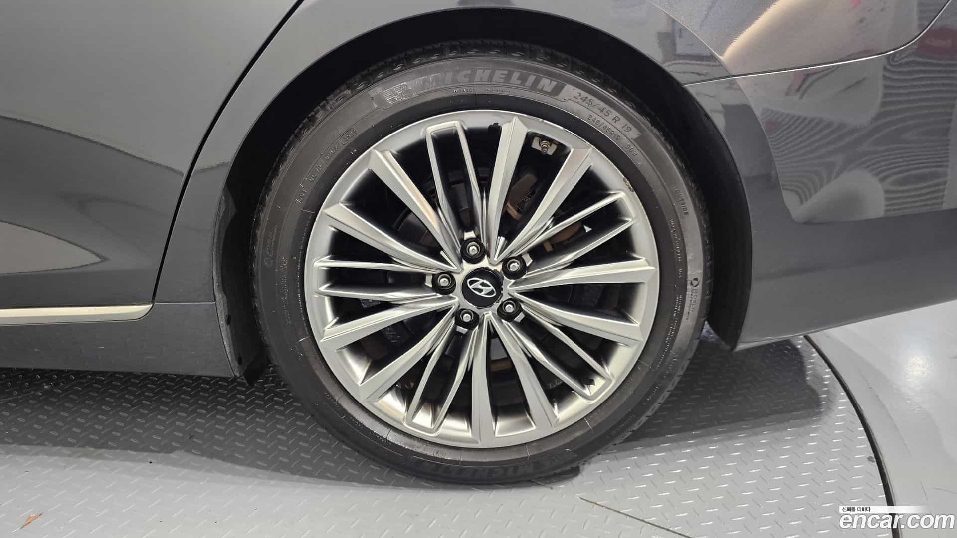 Grandeur Hyundai 2017.0-OUTER-031