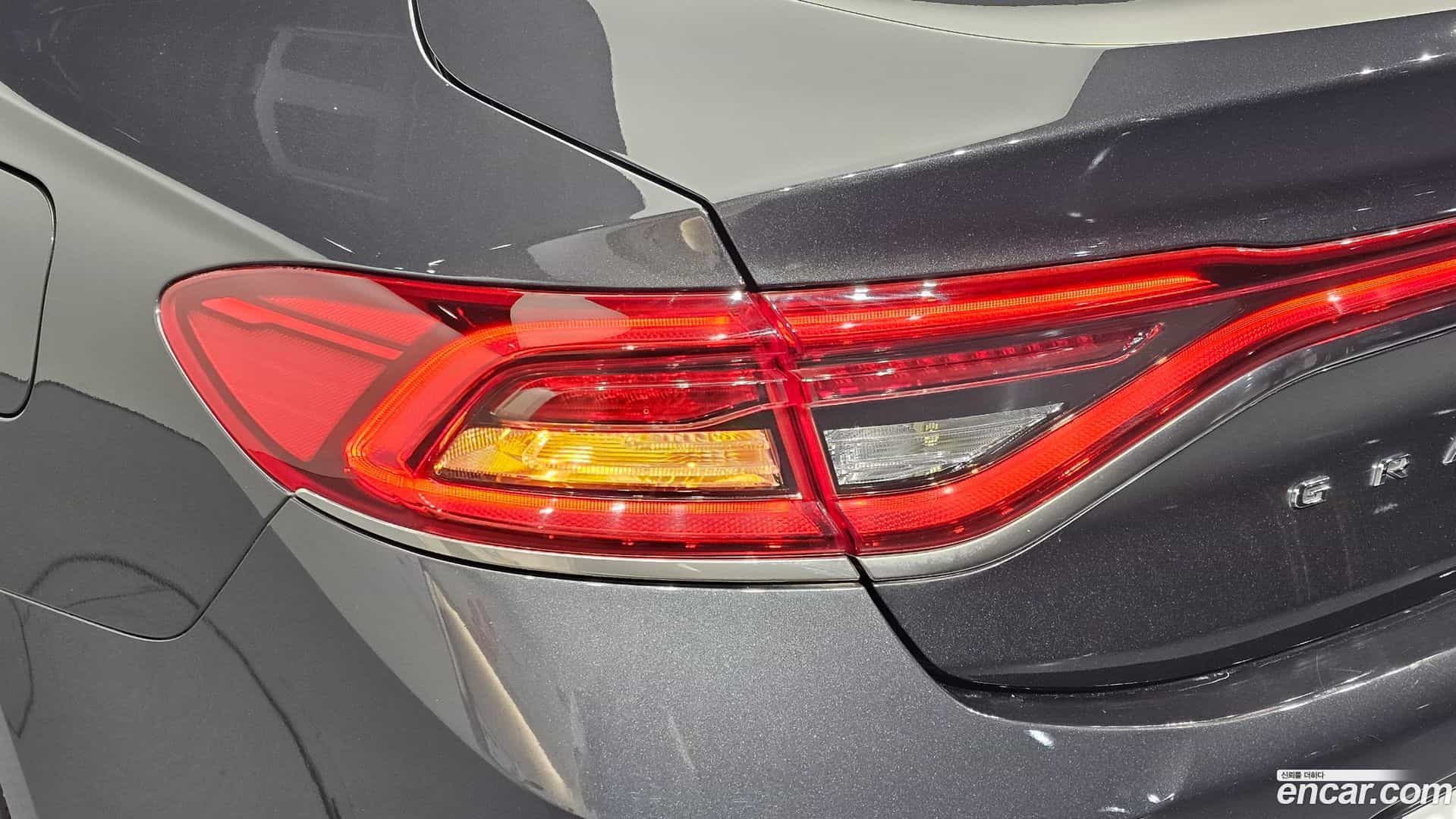 Grandeur Hyundai 2017.0-OUTER-033