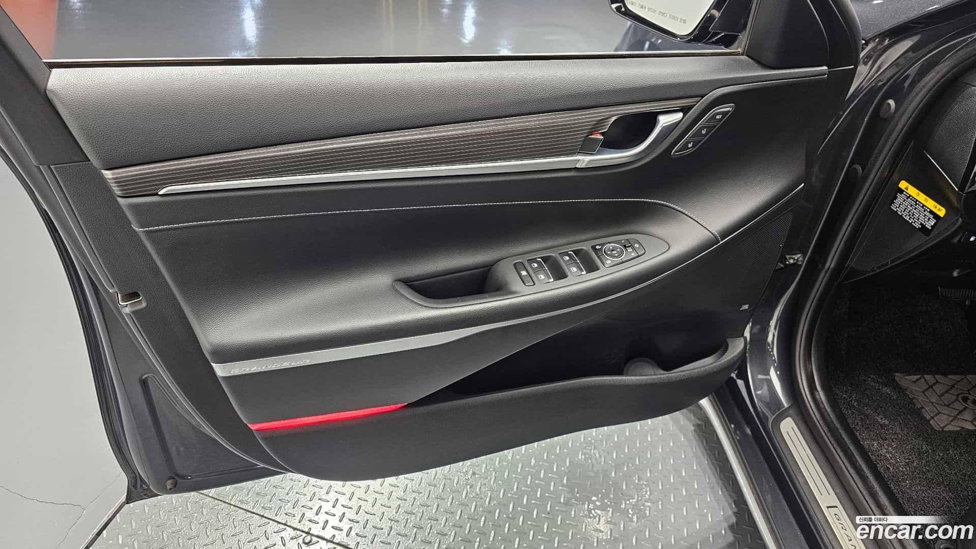 Grandeur Hyundai 2017.0-INNER-034