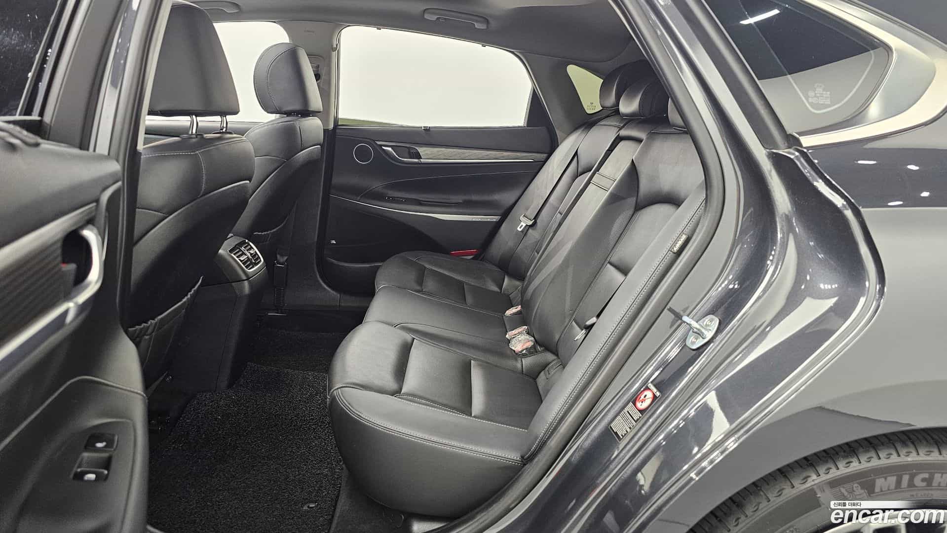 Grandeur Hyundai 2017.0-INNER-036