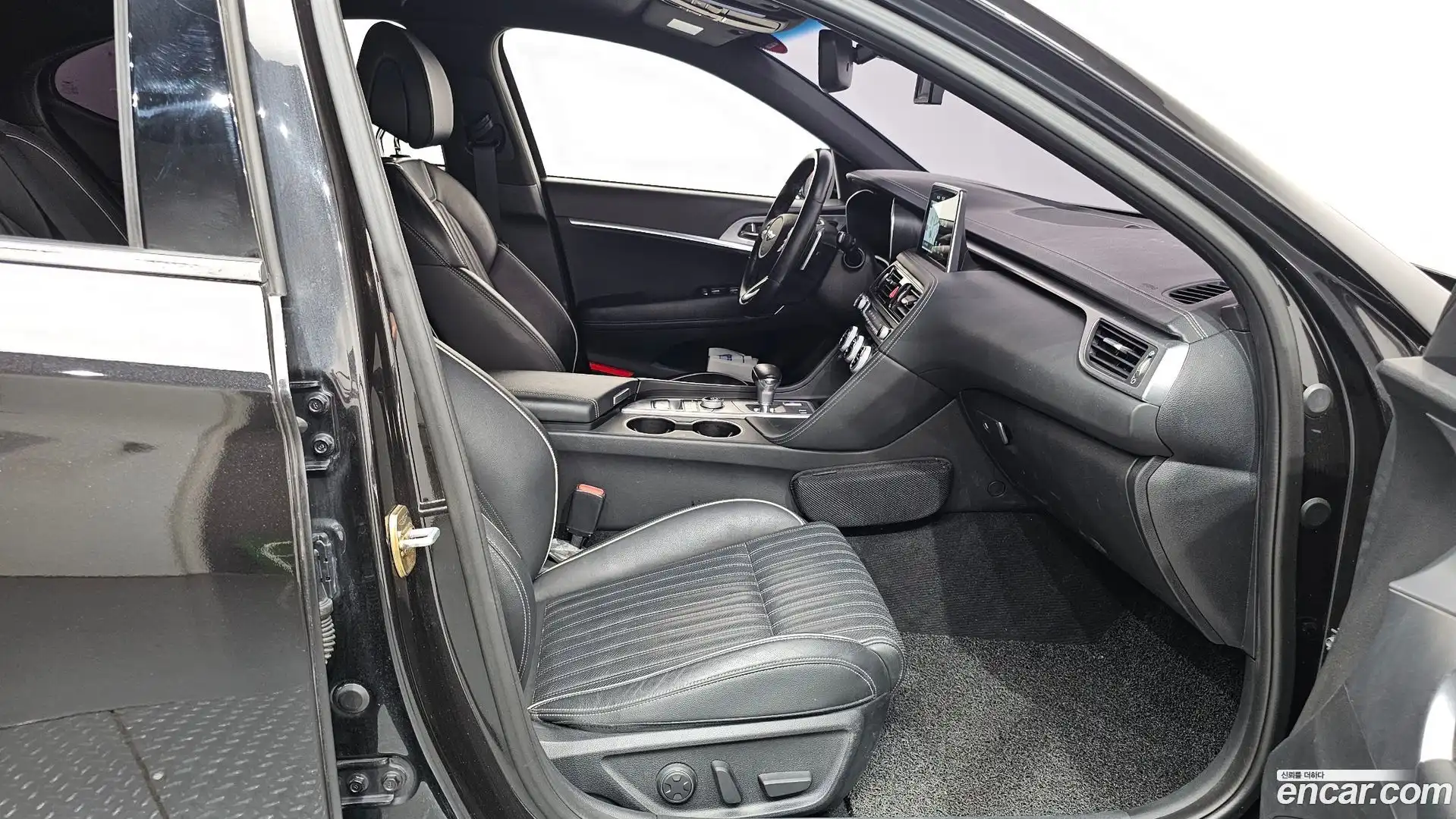 G70 Genesis 2019.2-INNER-036