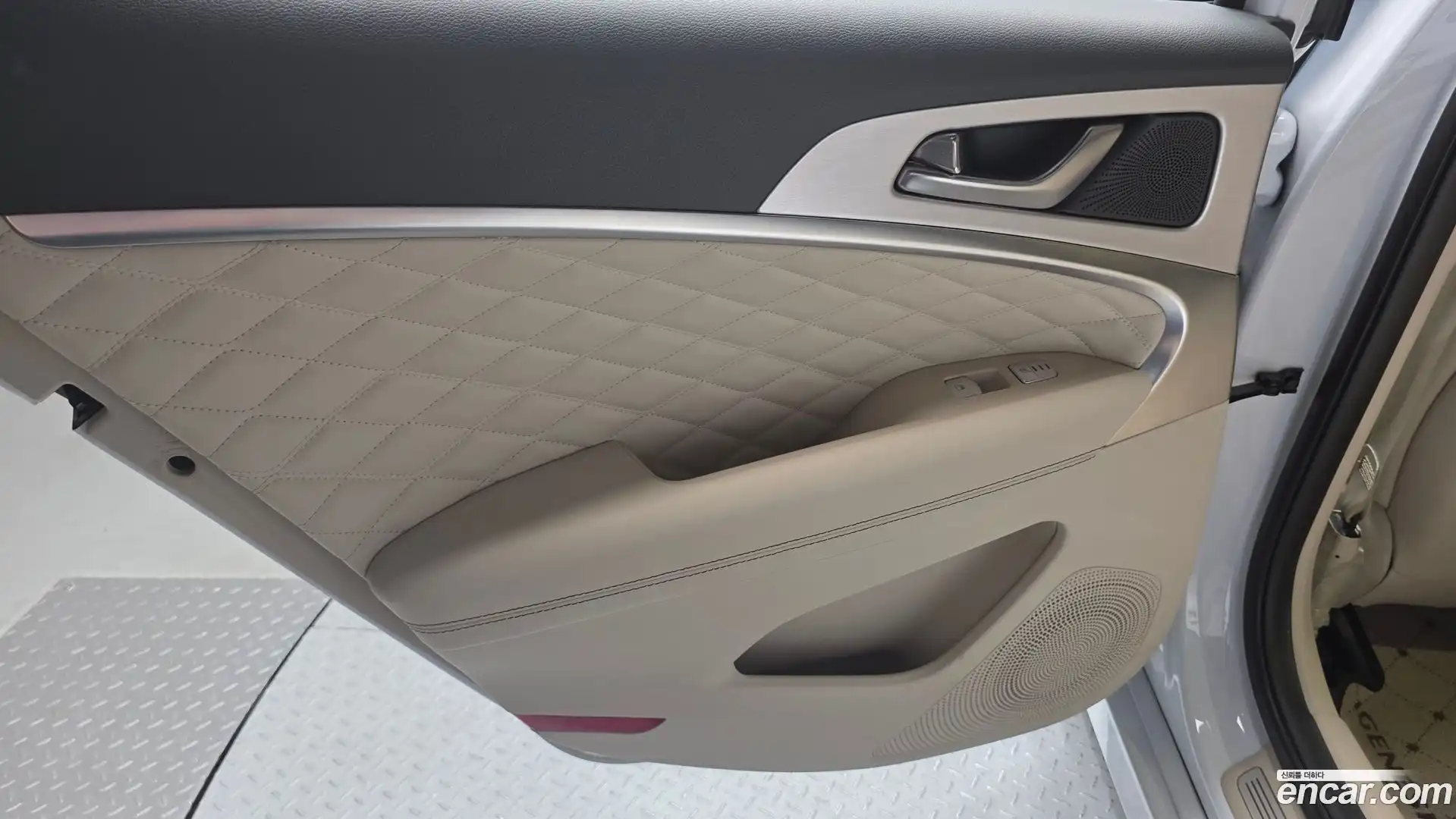 G70 Genesis 2019.3-INNER-035