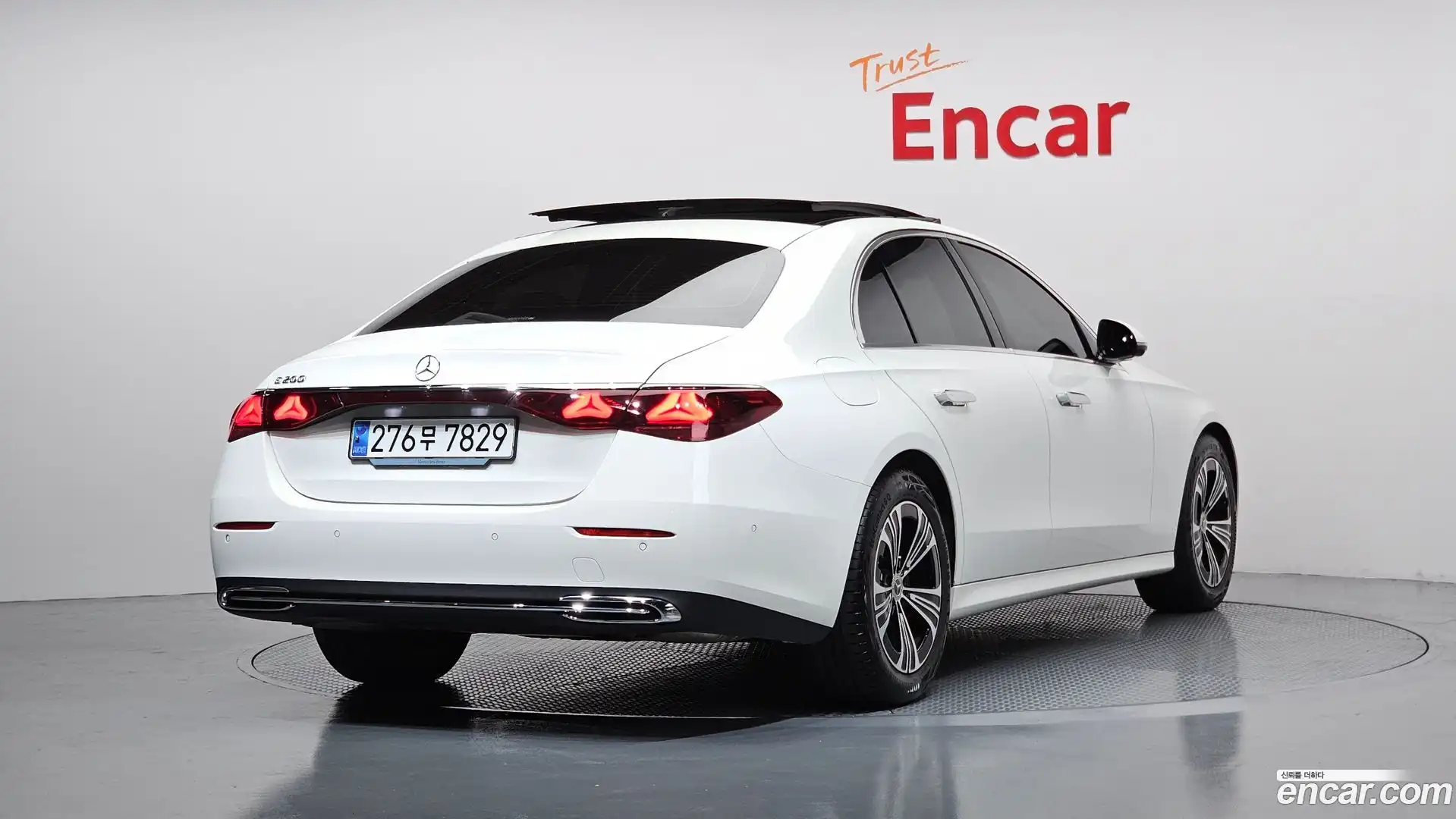 E-Class Mercedes-Benz 2024.8-OUTER-002