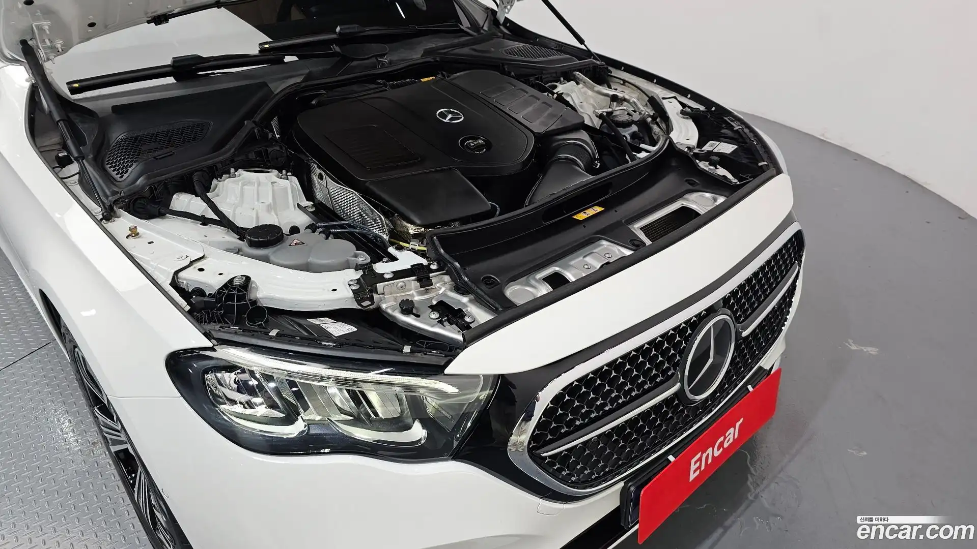 E-Class Mercedes-Benz 2024.8-OUTER-006