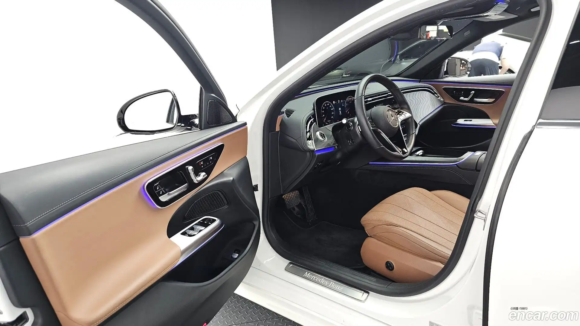 E-Class Mercedes-Benz 2024.8-INNER-010