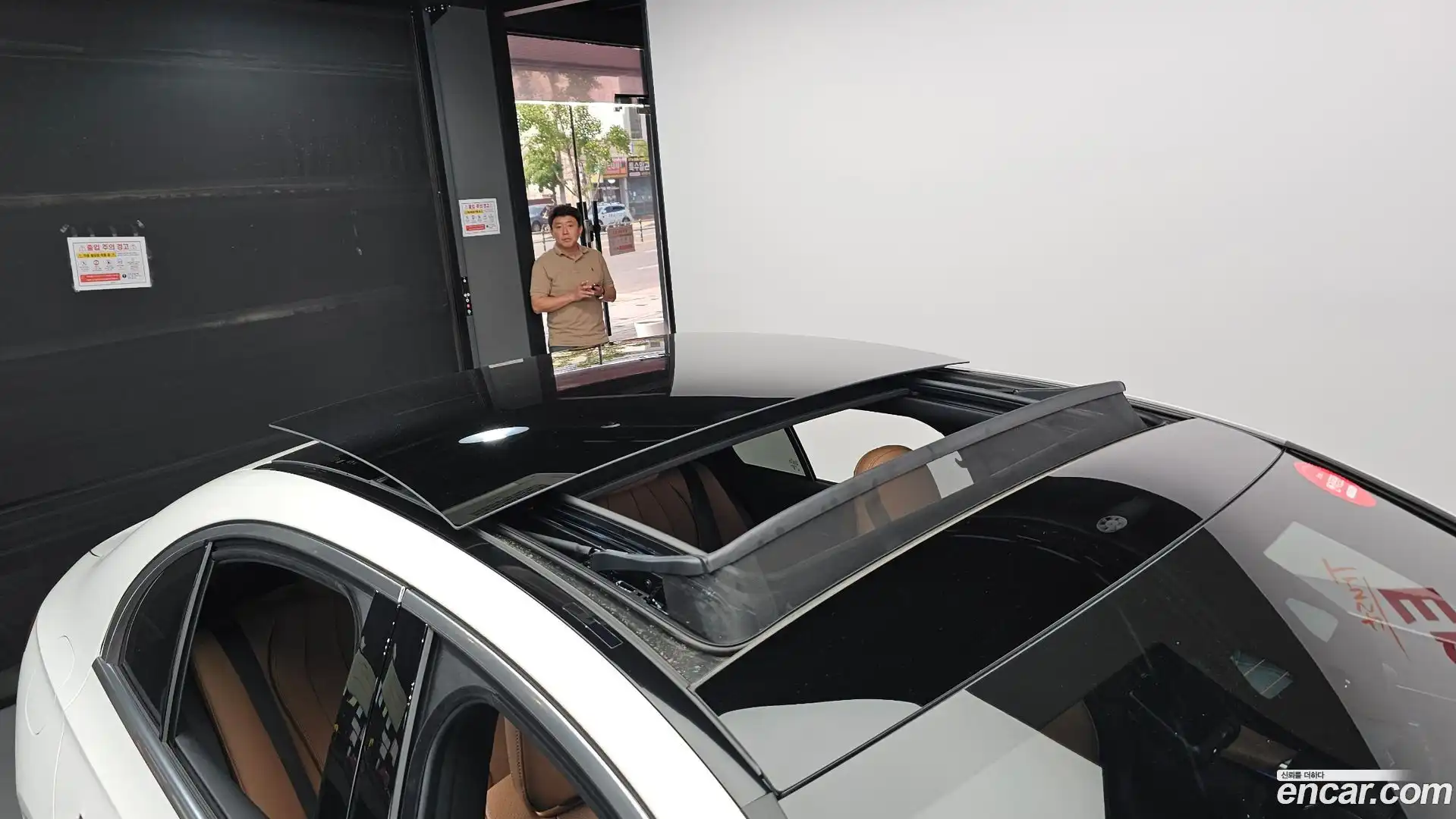 E-Class Mercedes-Benz 2024.8-OPTION-024