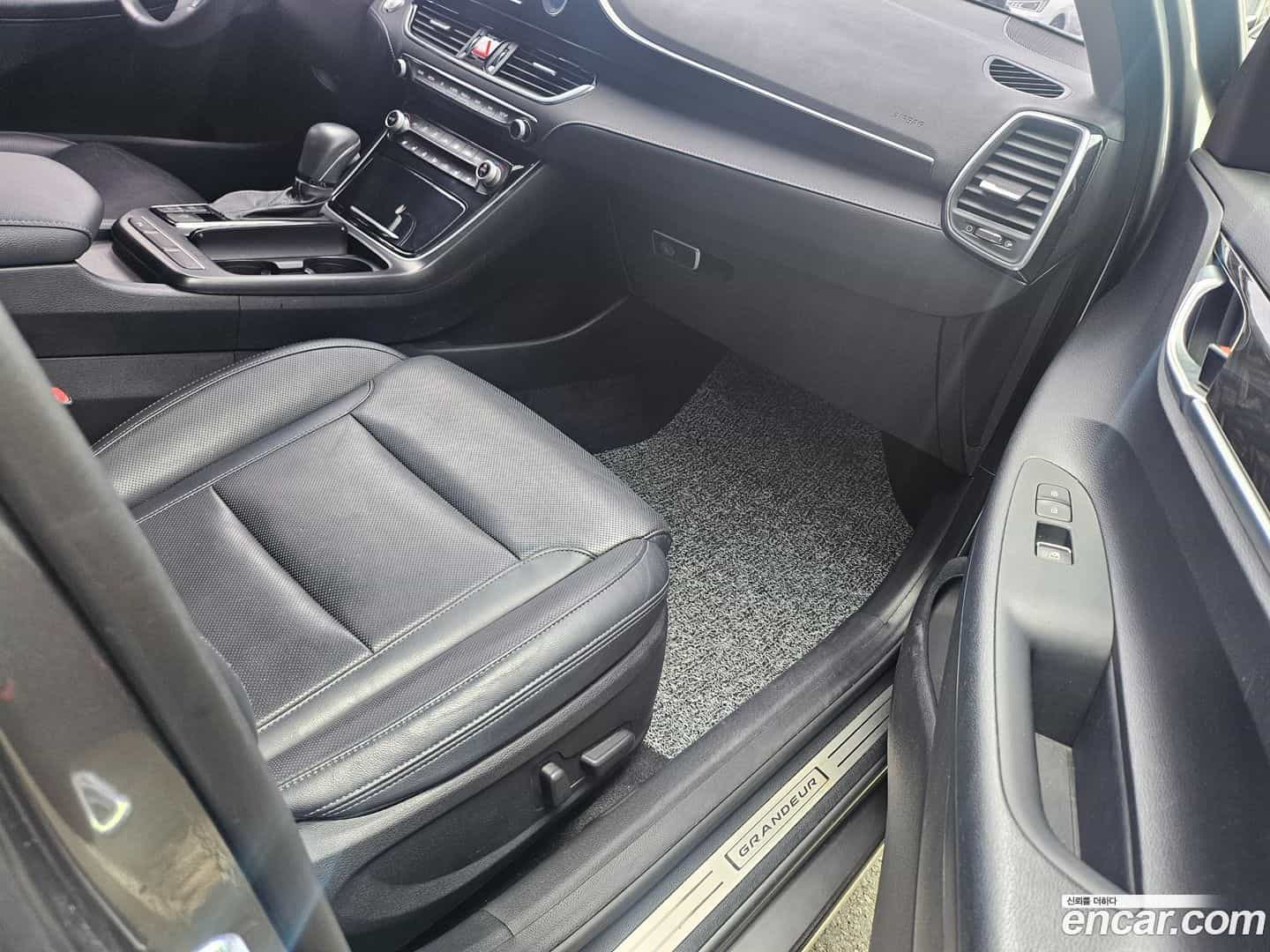 Grandeur Hyundai 2016.10-OUTER-006