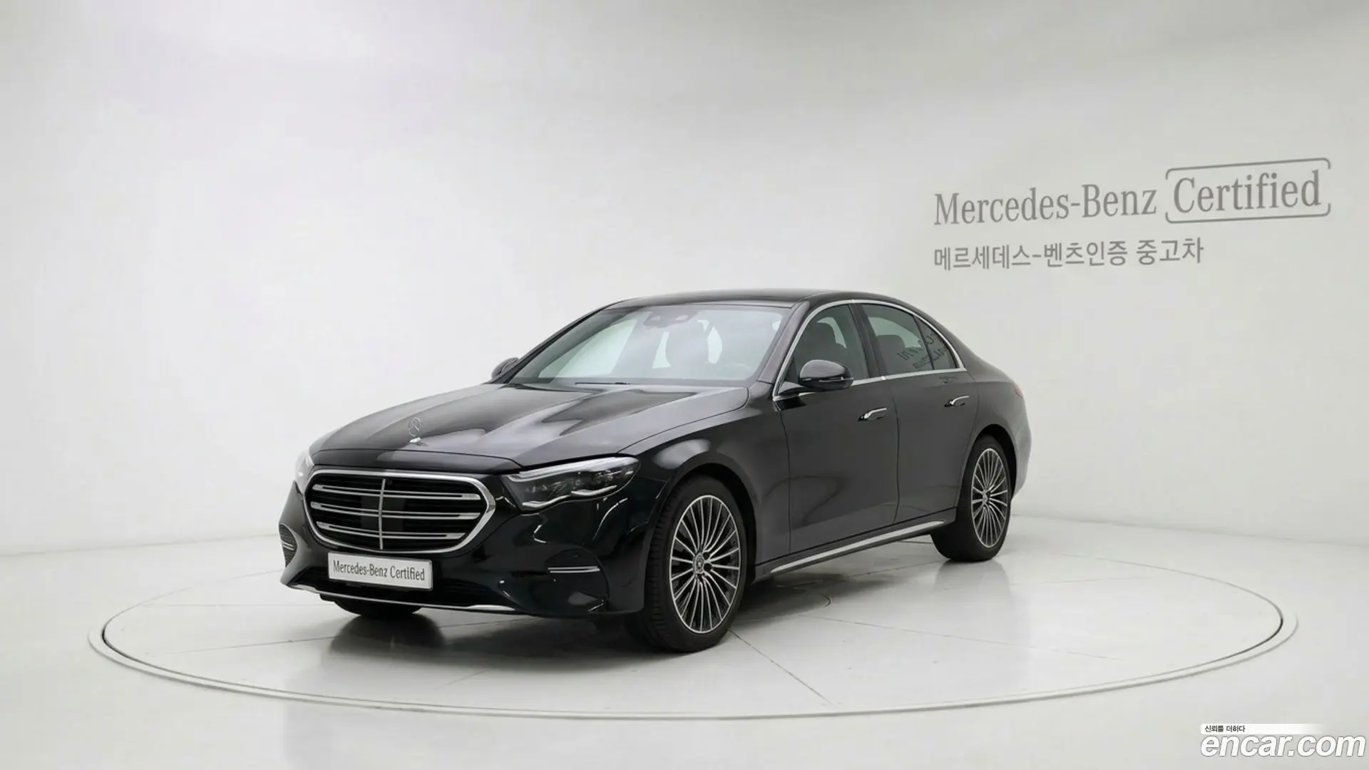 Main__Slider__Photo:E-Class Mercedes-Benz 2025.7-0
