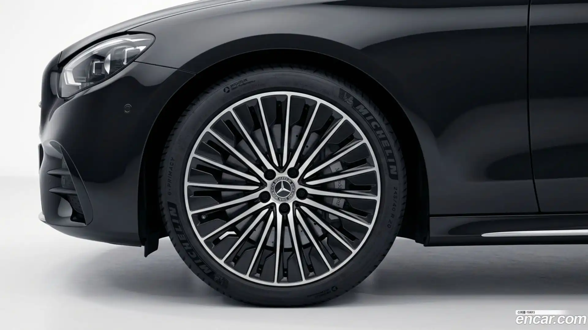 E-Class Mercedes-Benz 2025.7-OUTER-005