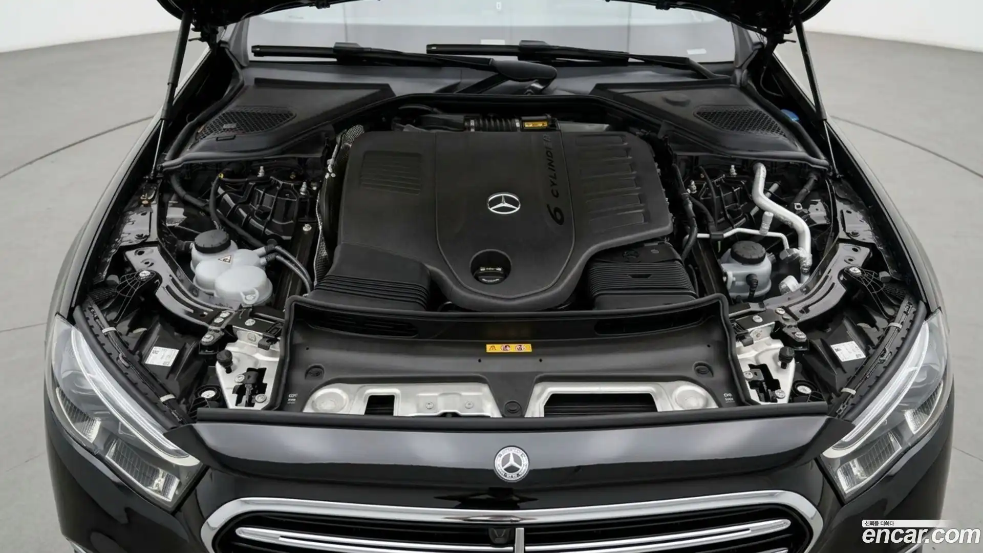 E-Class Mercedes-Benz 2025.7-OUTER-006