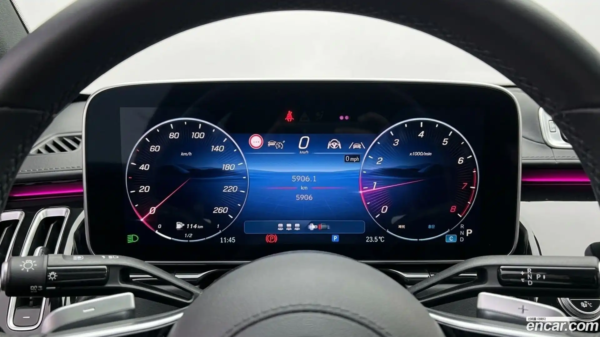 E-Class Mercedes-Benz 2025.7-INNER-008