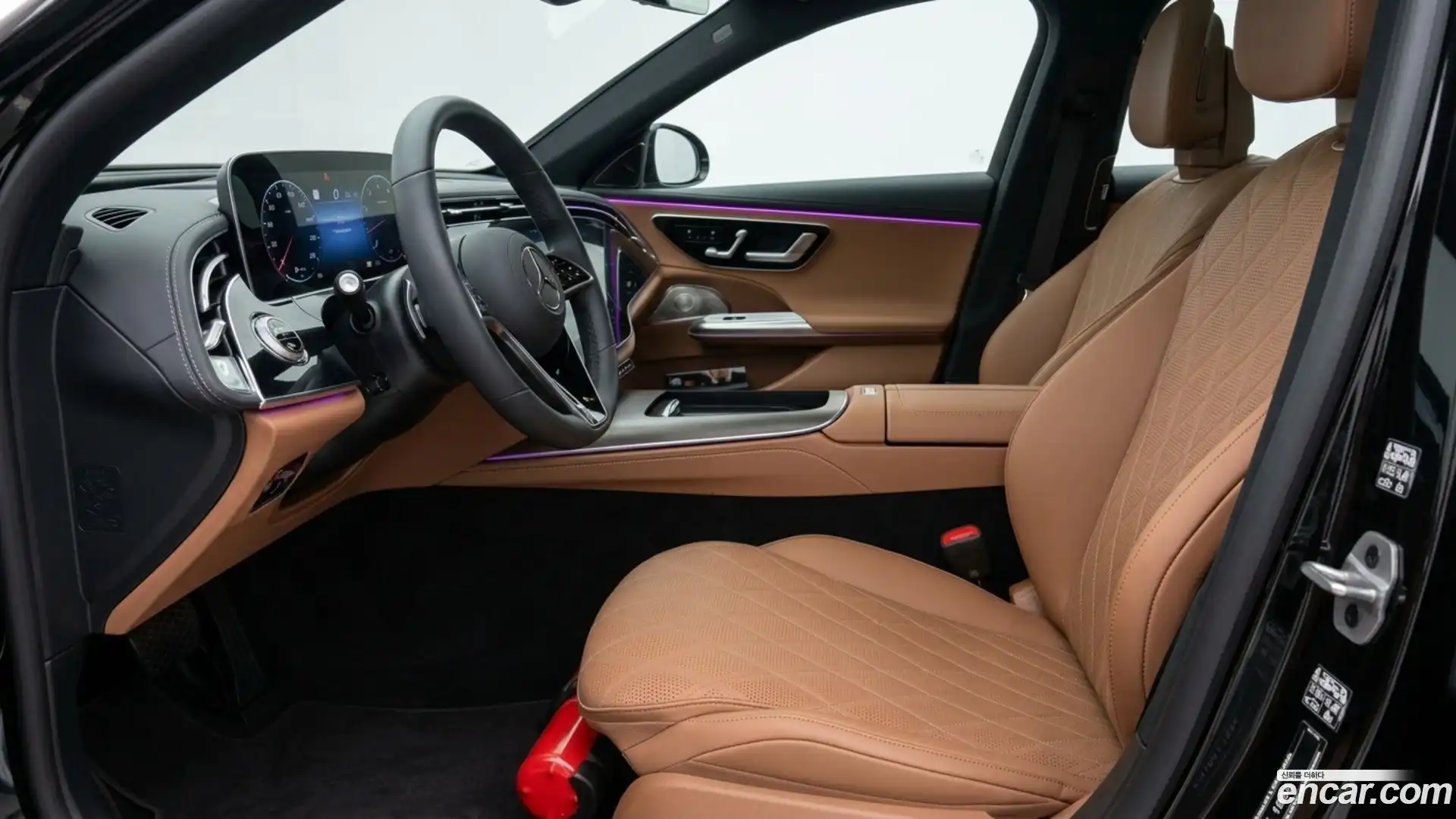 E-Class Mercedes-Benz 2025.7-INNER-010