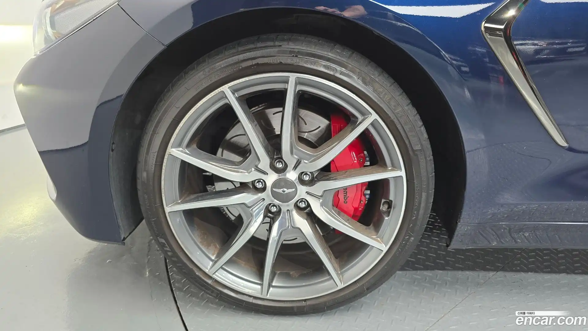 G70 Genesis 2018.0-OUTER-005