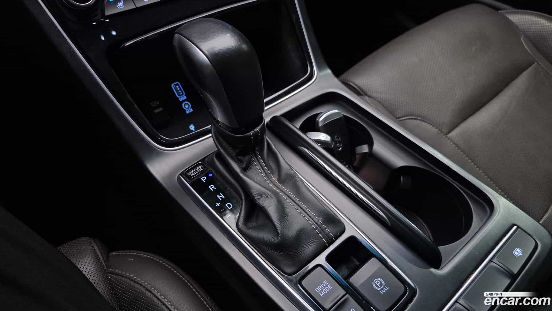 Grandeur Hyundai 2017.2-INNER-009