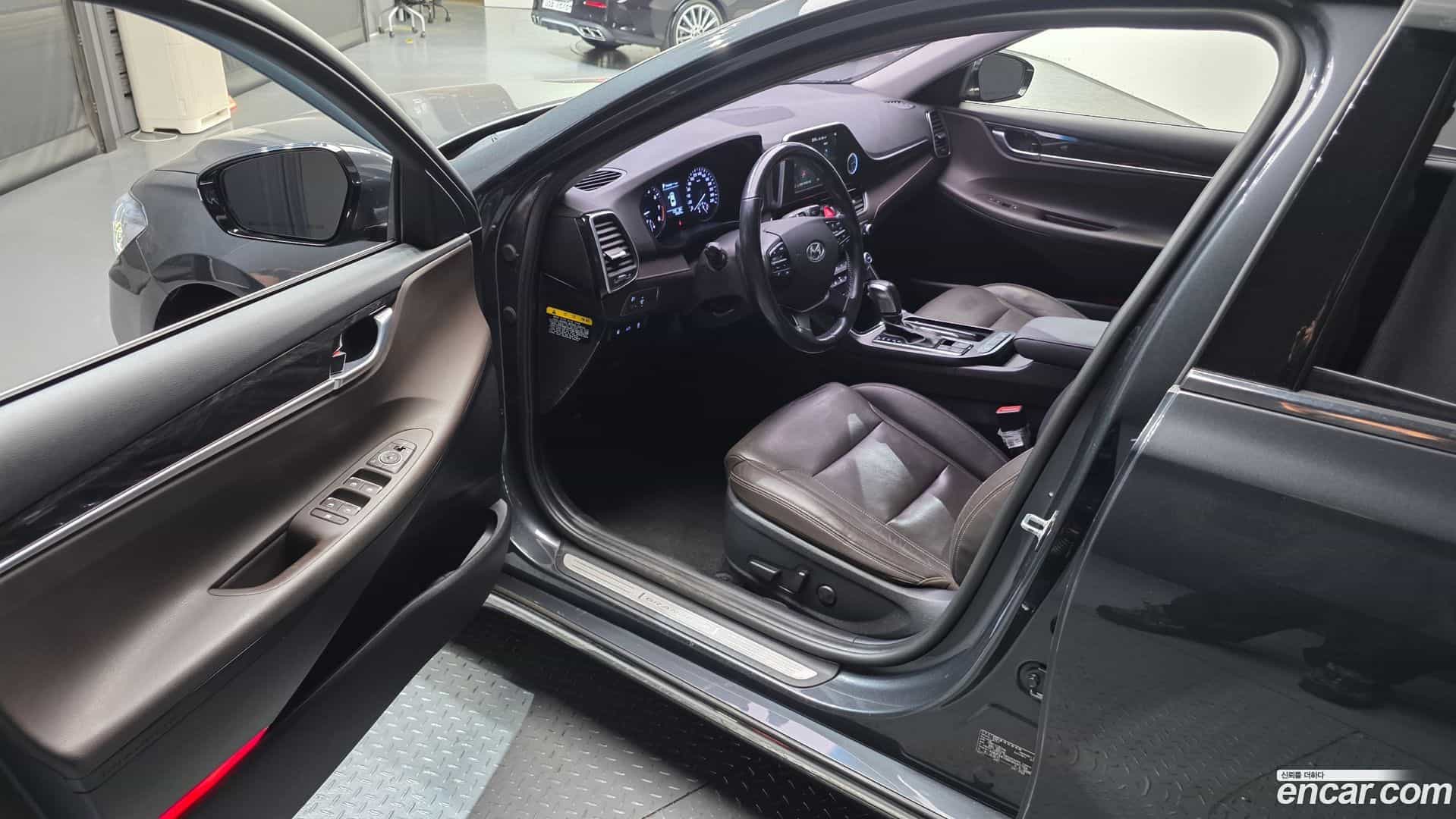 Grandeur Hyundai 2017.2-INNER-010