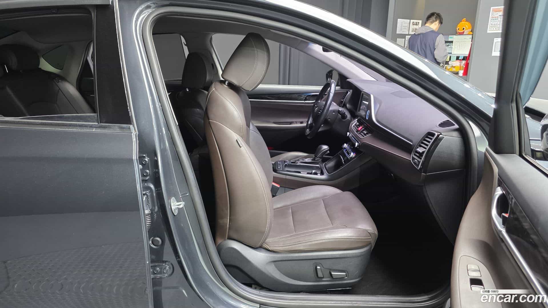 Grandeur Hyundai 2017.2-OPTION-016