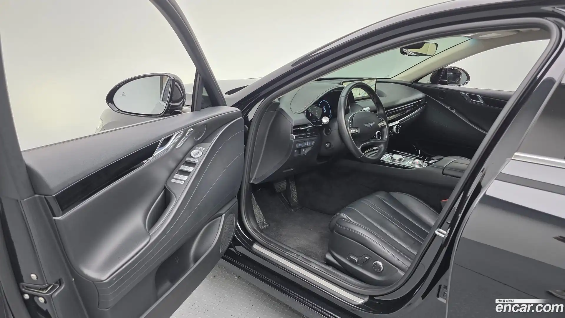 G80 Genesis 2023.2-INNER-010