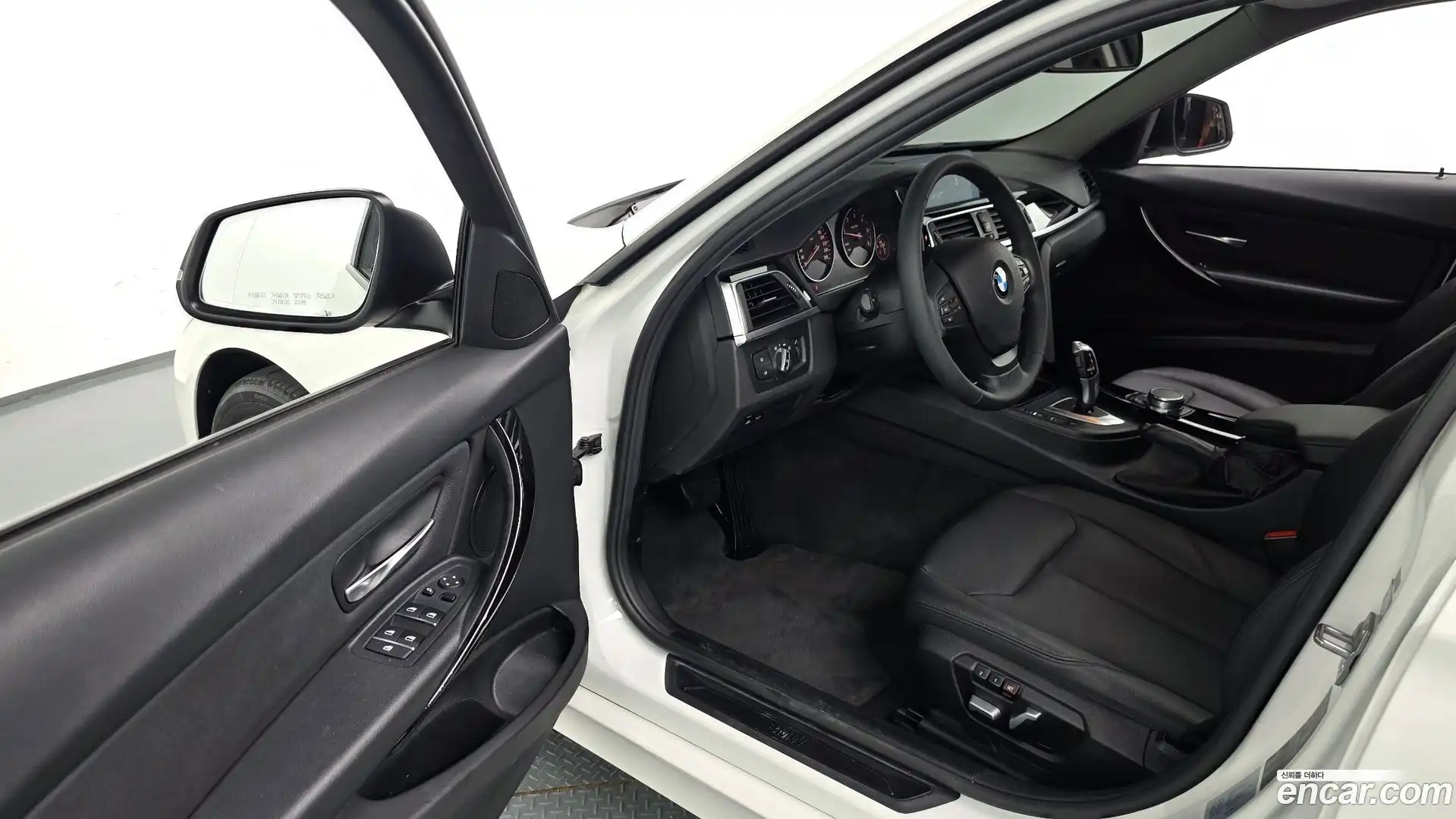 3-Series BMW 2018.1-INNER-010