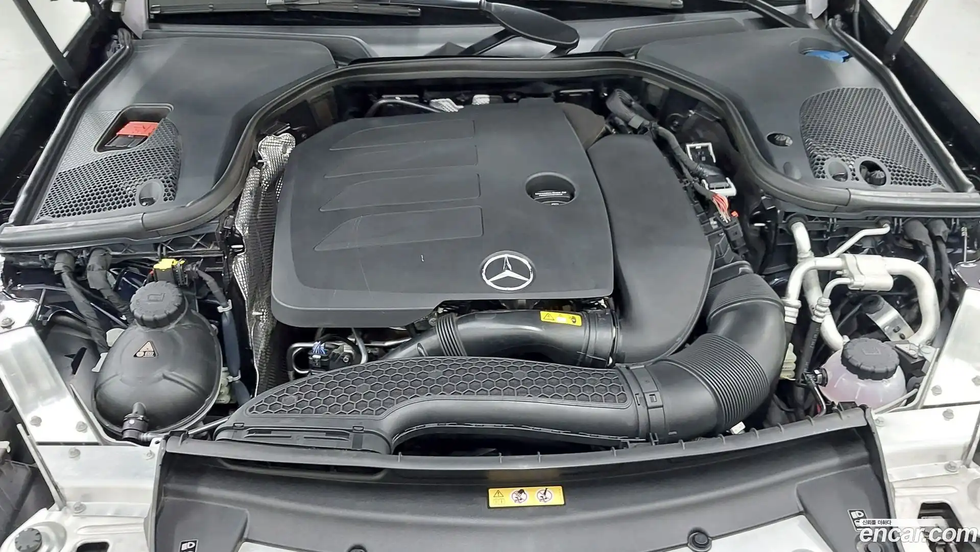 E-Class Mercedes-Benz 2022.2-OUTER-006