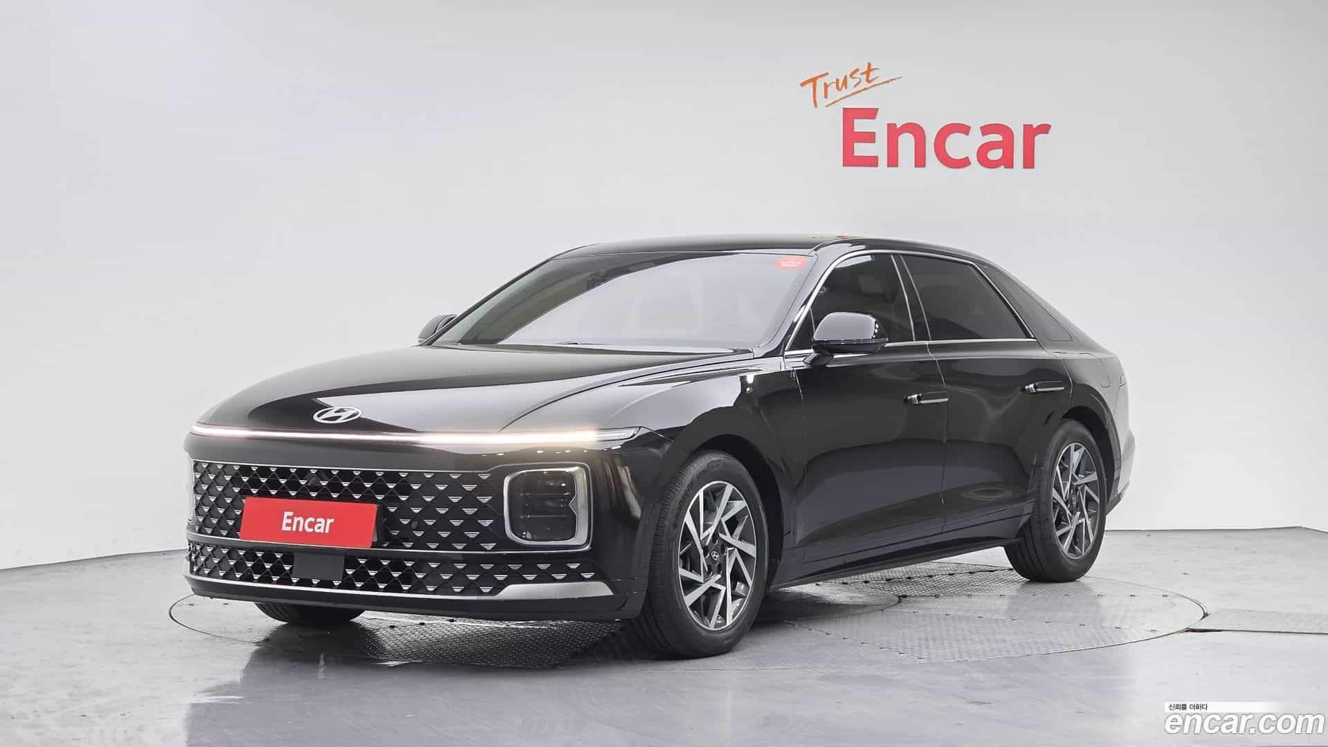 Grandeur Hyundai 2023.1-OUTER-001