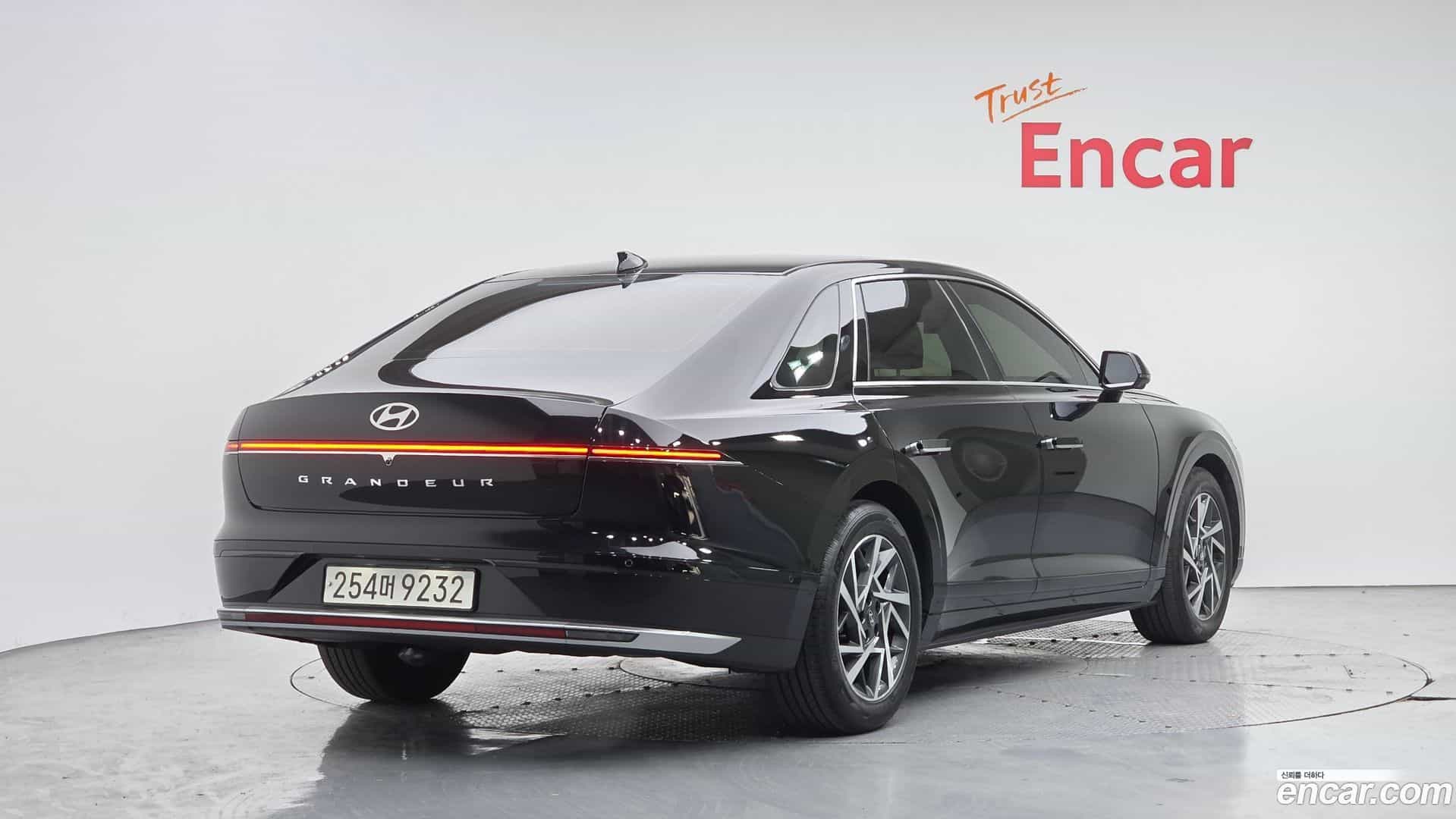 Grandeur Hyundai 2023.1-OUTER-002