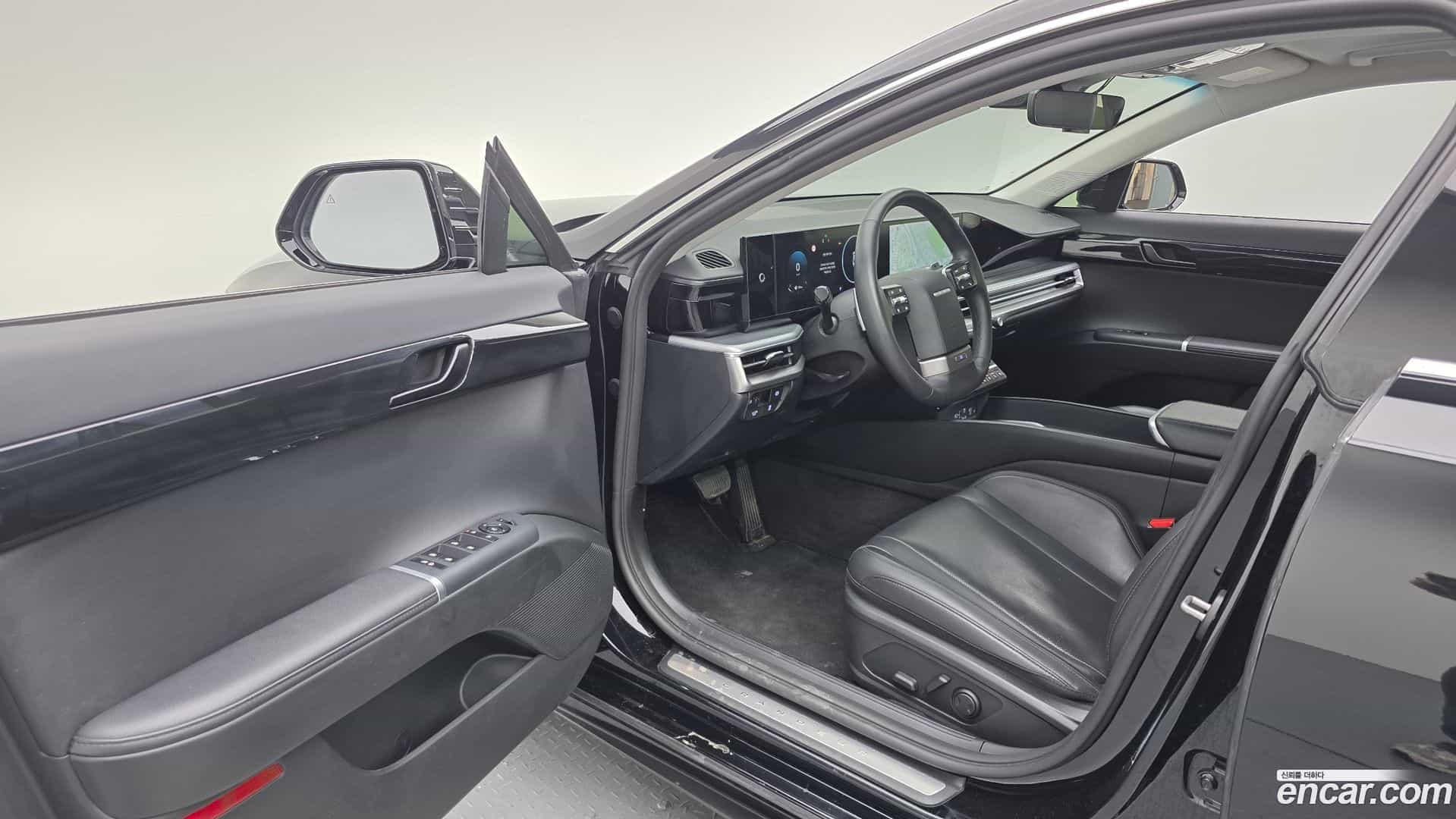 Grandeur Hyundai 2023.1-INNER-010
