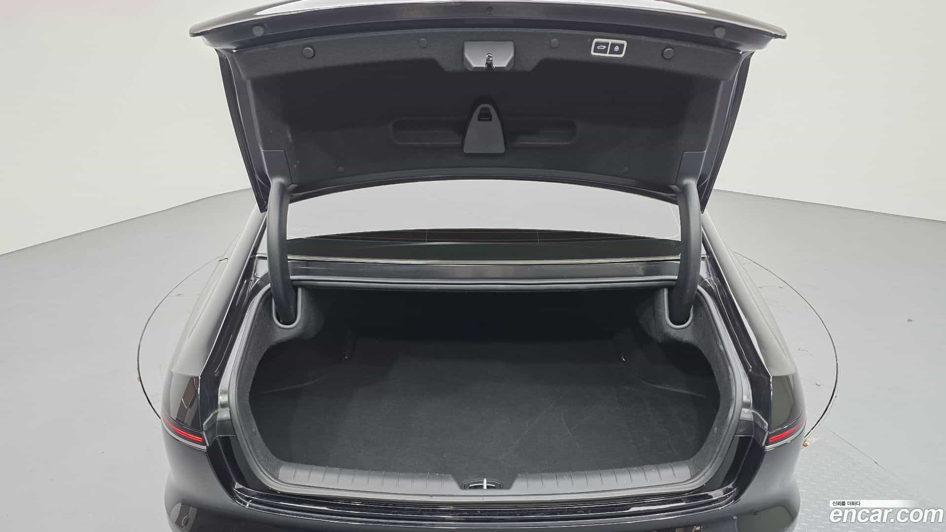 Grandeur Hyundai 2023.1-OPTION-024