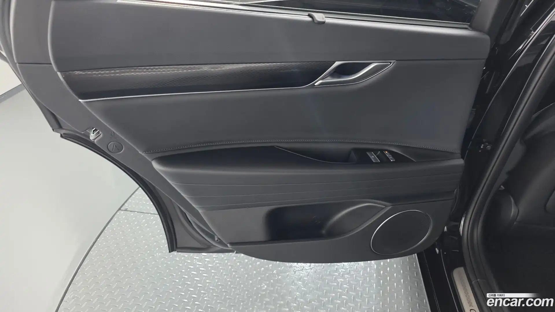 G80 Genesis 2026.3-INNER-035