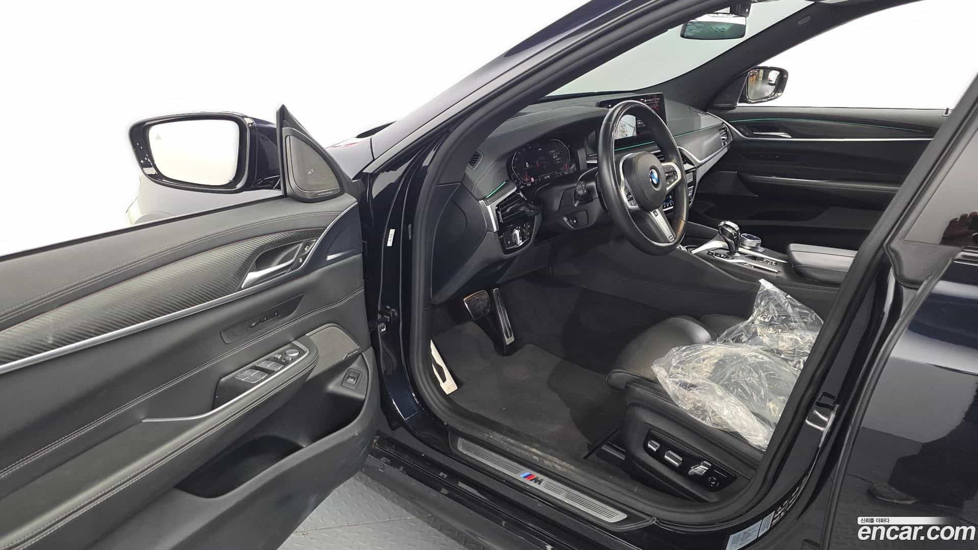 Gran Turismo BMW 2022.2-INNER-010
