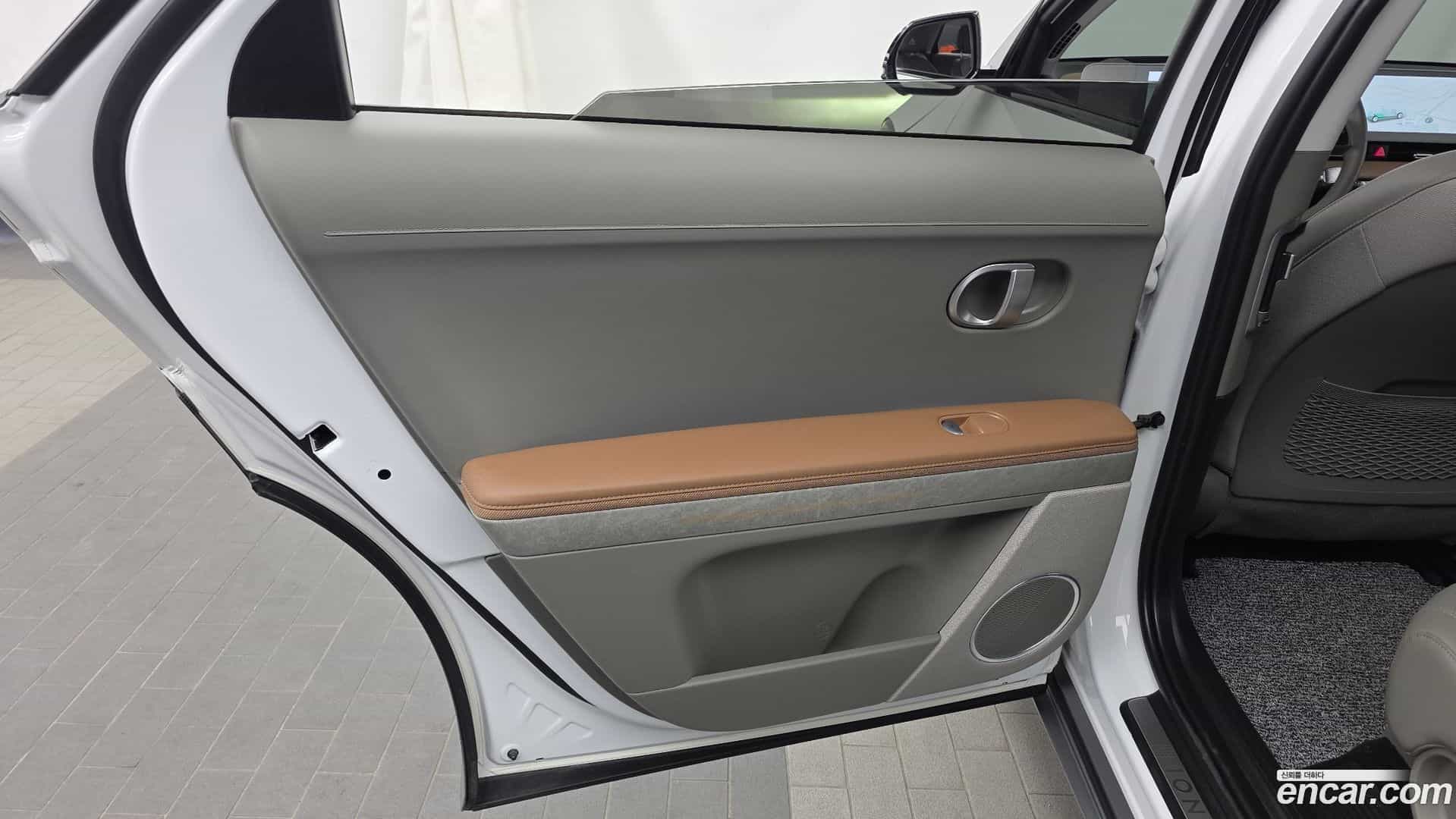Ioniq5 Hyundai 2022.10-INNER-035