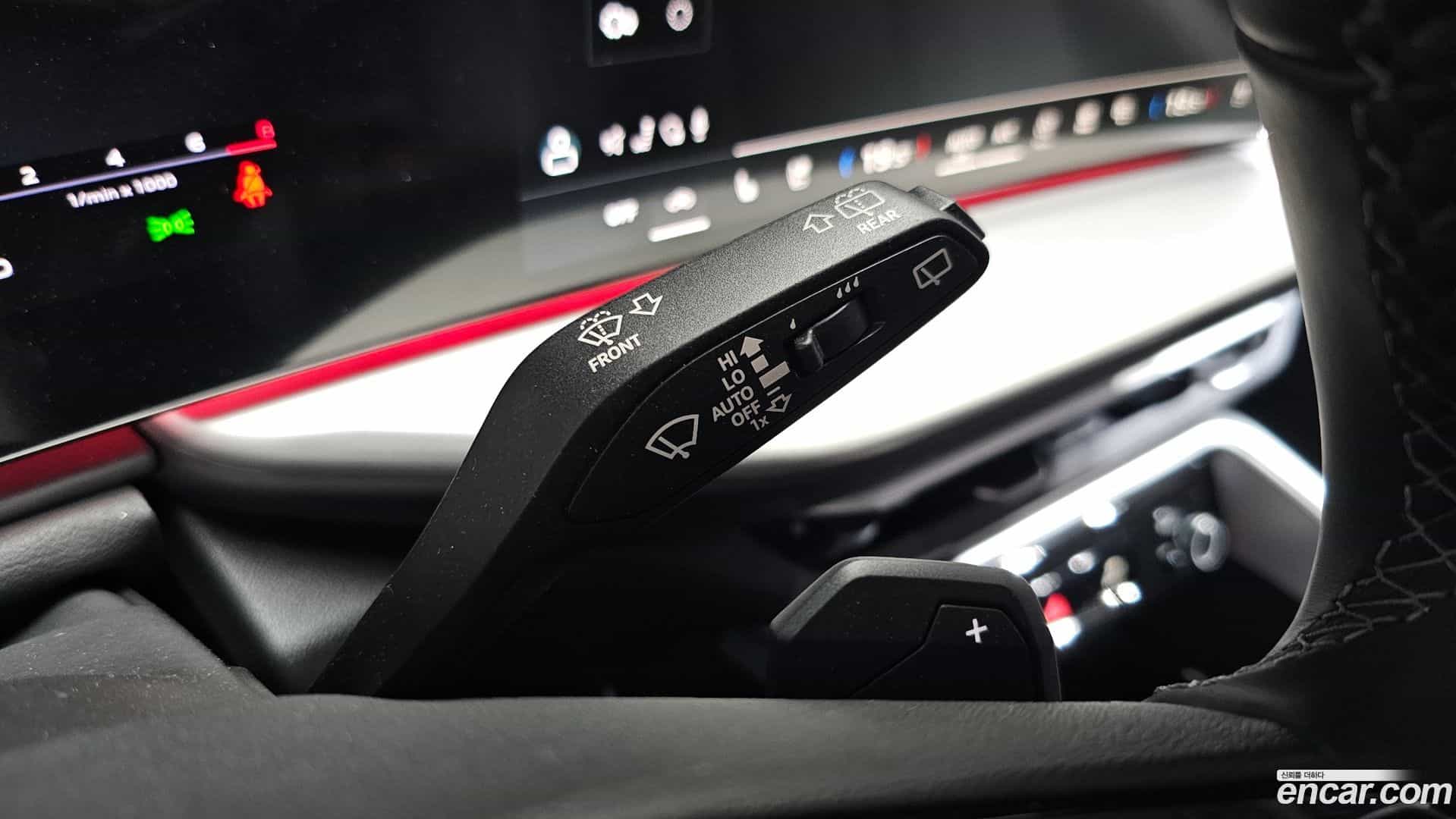 Q5 Audi 2025.11-OPTION-040