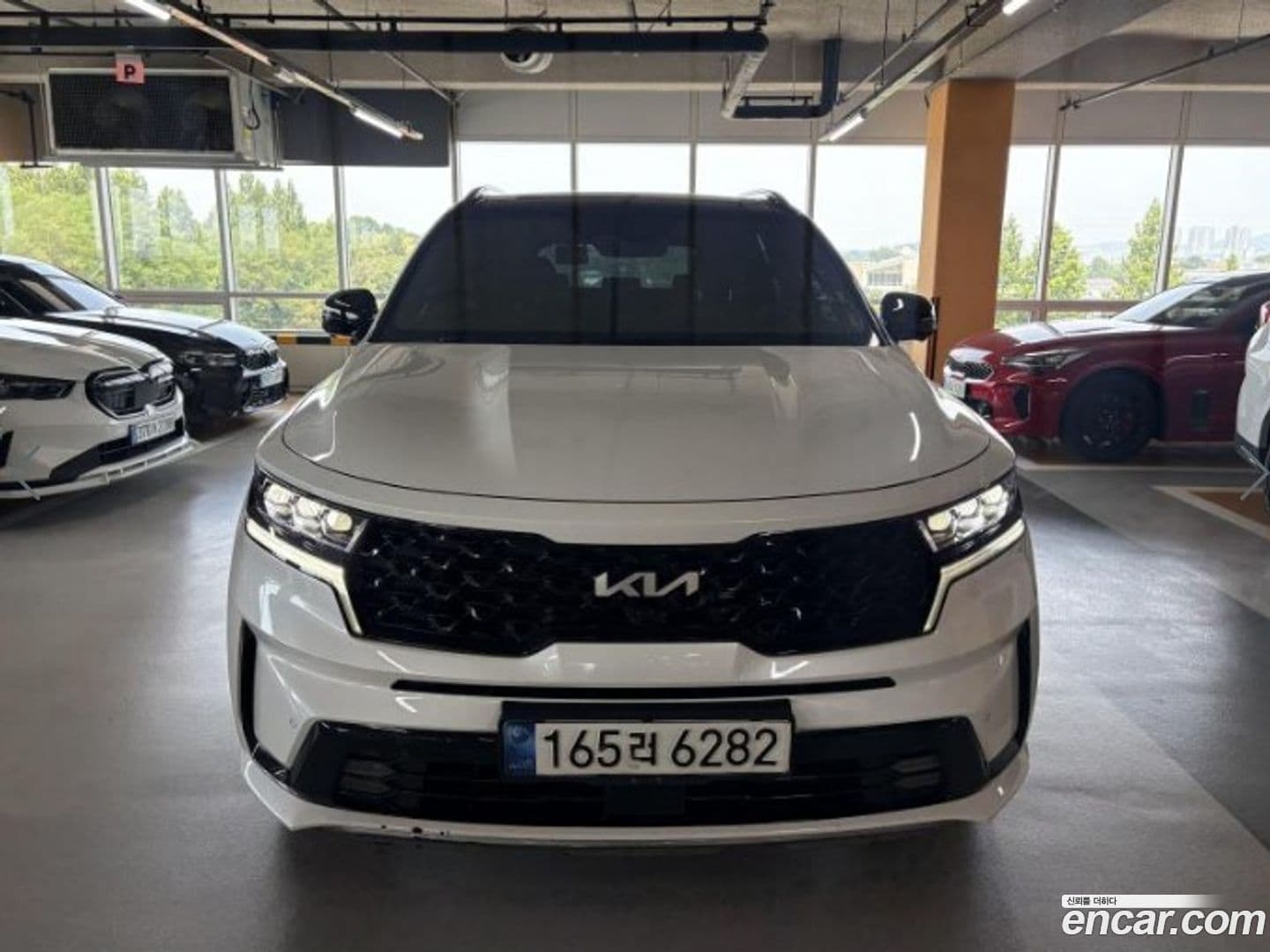Main__Slider__Photo:Sorento Kia 2021.10-0