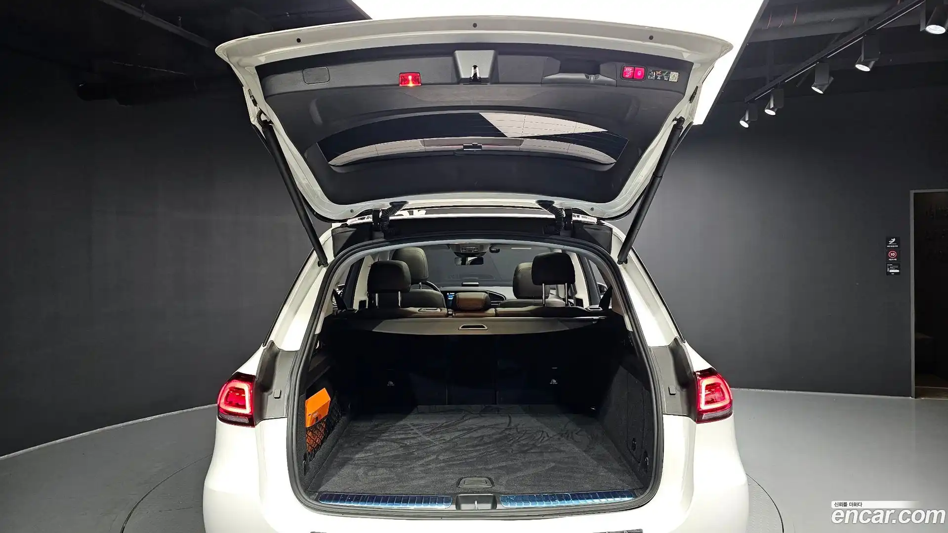 GLE-Class Mercedes-Benz 2022.2-OPTION-024