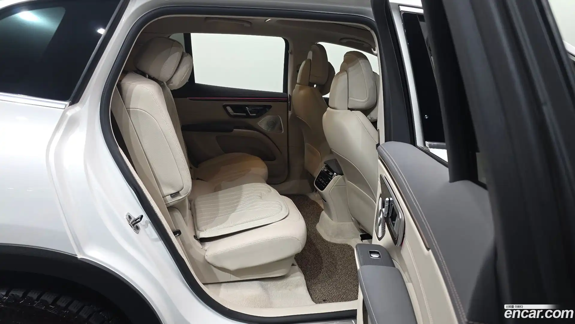 EQS Mercedes-Benz 2023.5-OPTION-016