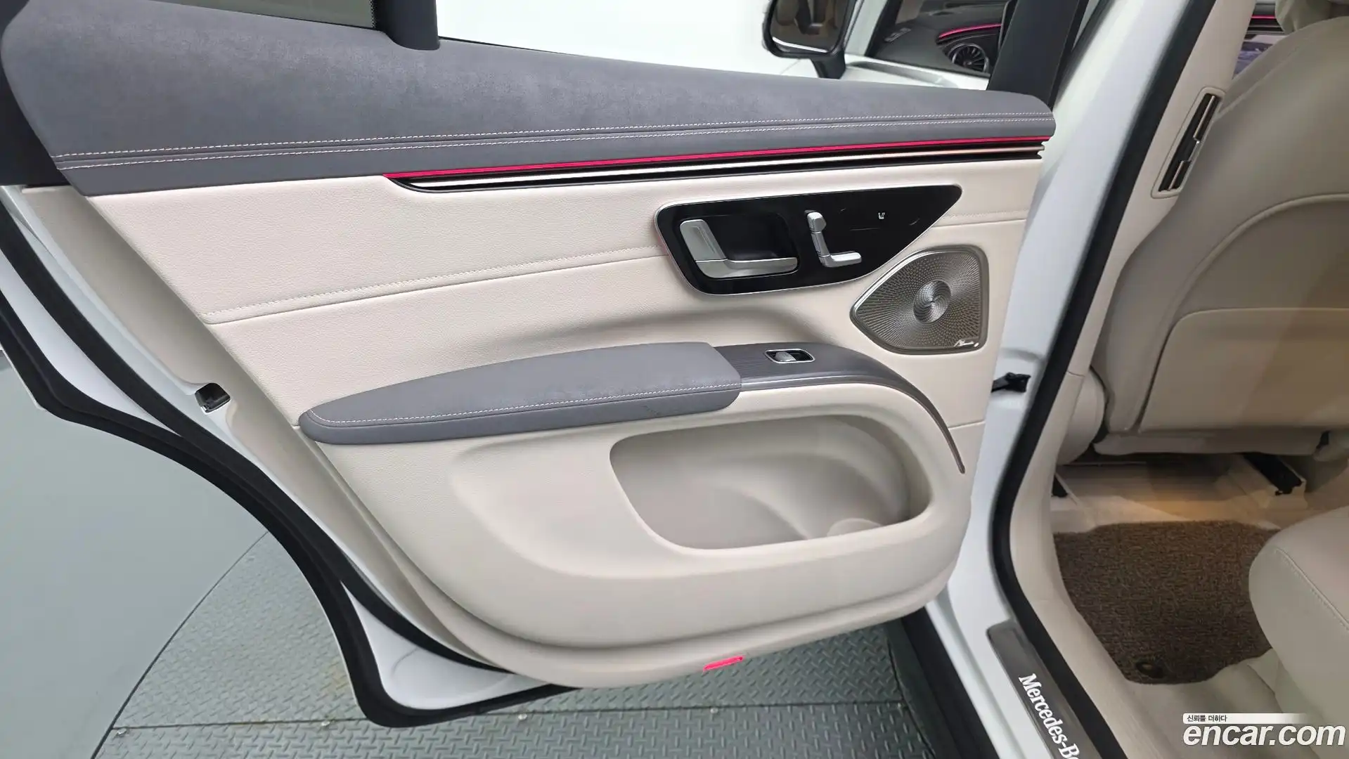 EQS Mercedes-Benz 2023.5-INNER-035
