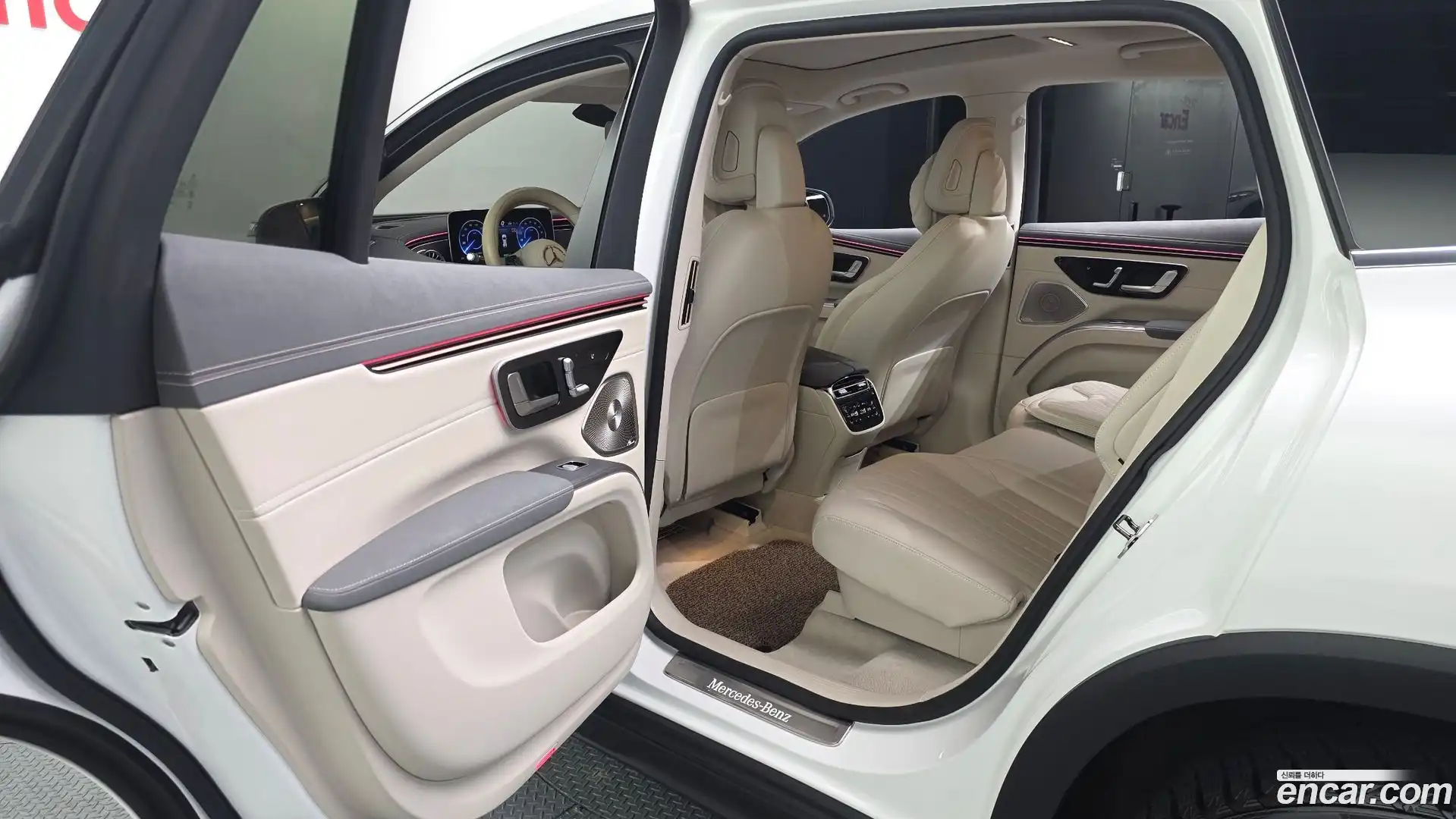 EQS Mercedes-Benz 2023.5-INNER-036