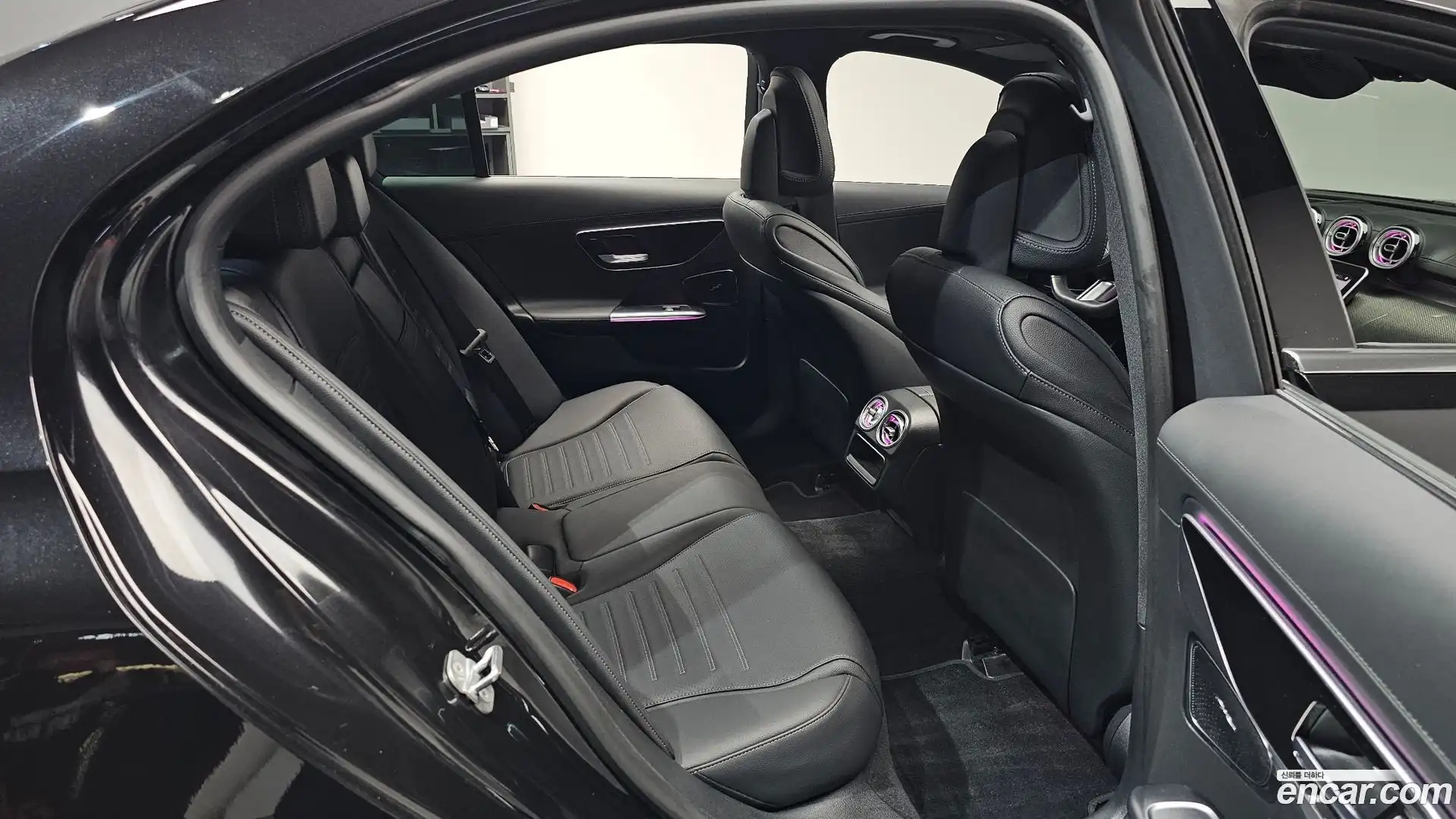 C-Class Mercedes-Benz 2024.1-OPTION-016