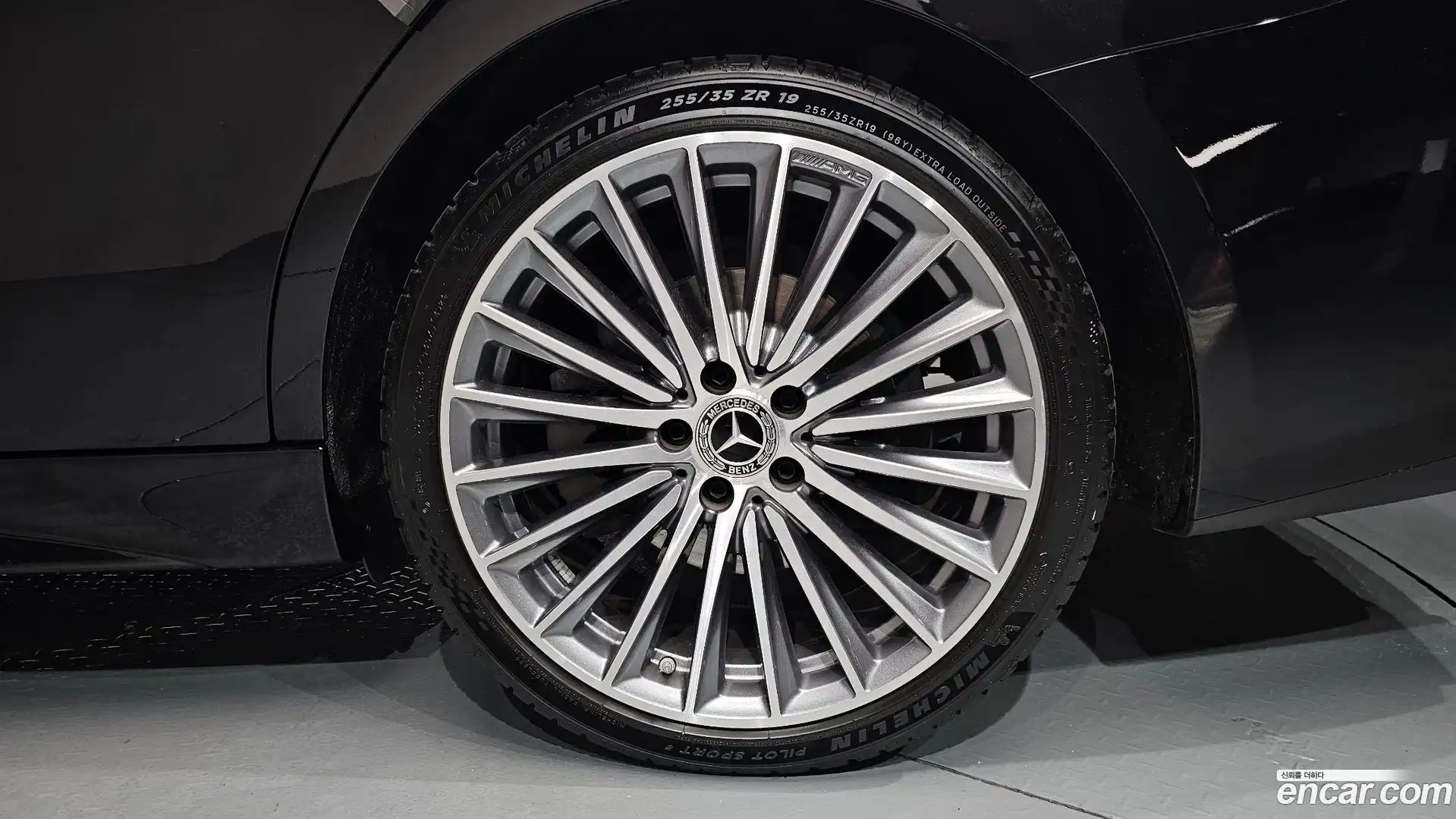 C-Class Mercedes-Benz 2024.1-OUTER-031