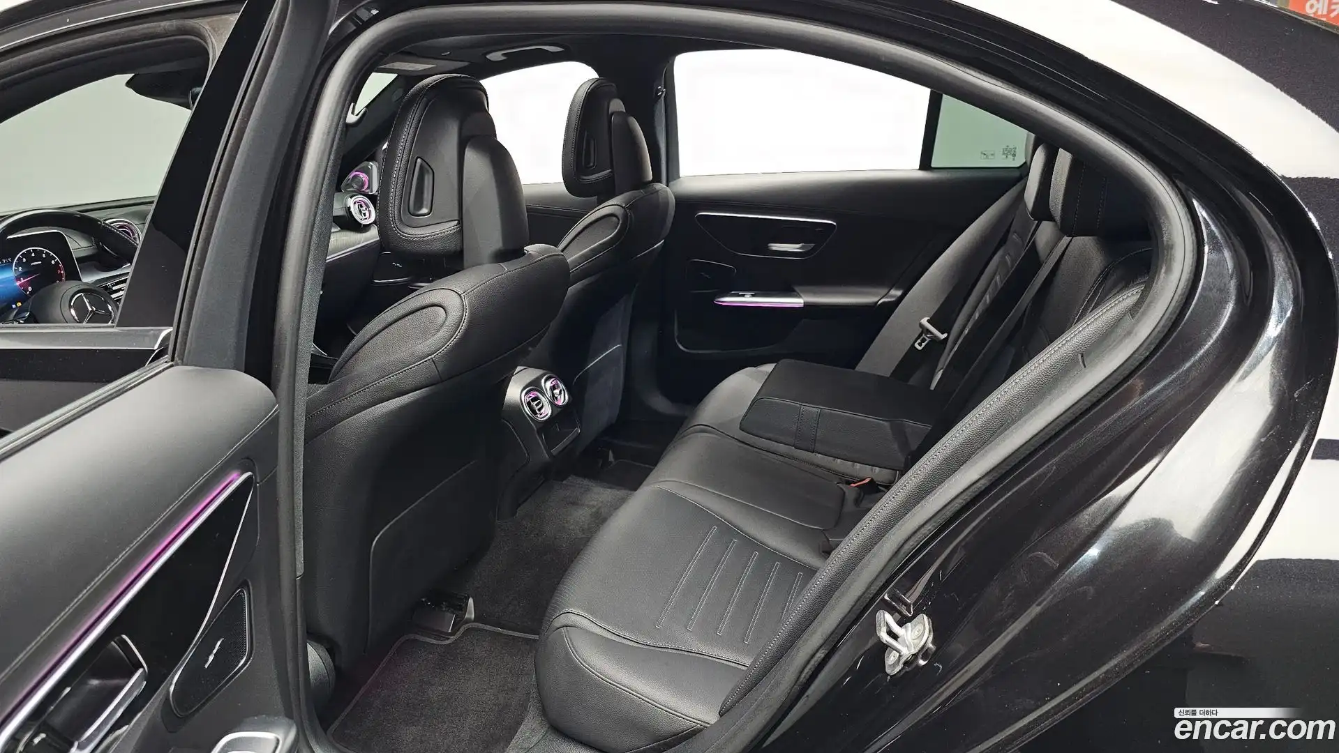 C-Class Mercedes-Benz 2024.1-INNER-036