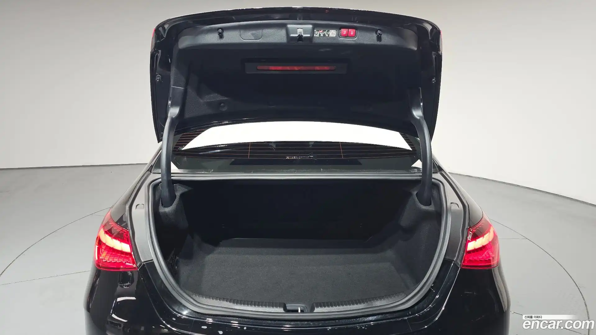 C-Class Mercedes-Benz 2024.1-OPTION-043