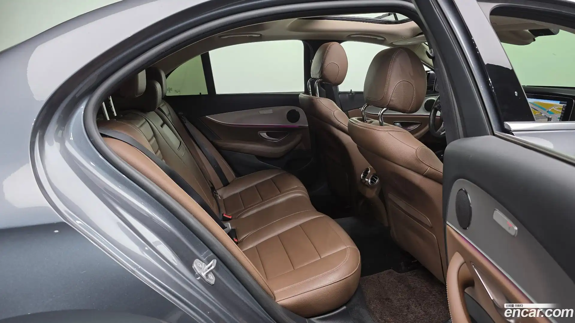 E-Class Mercedes-Benz 2017.6-OPTION-015