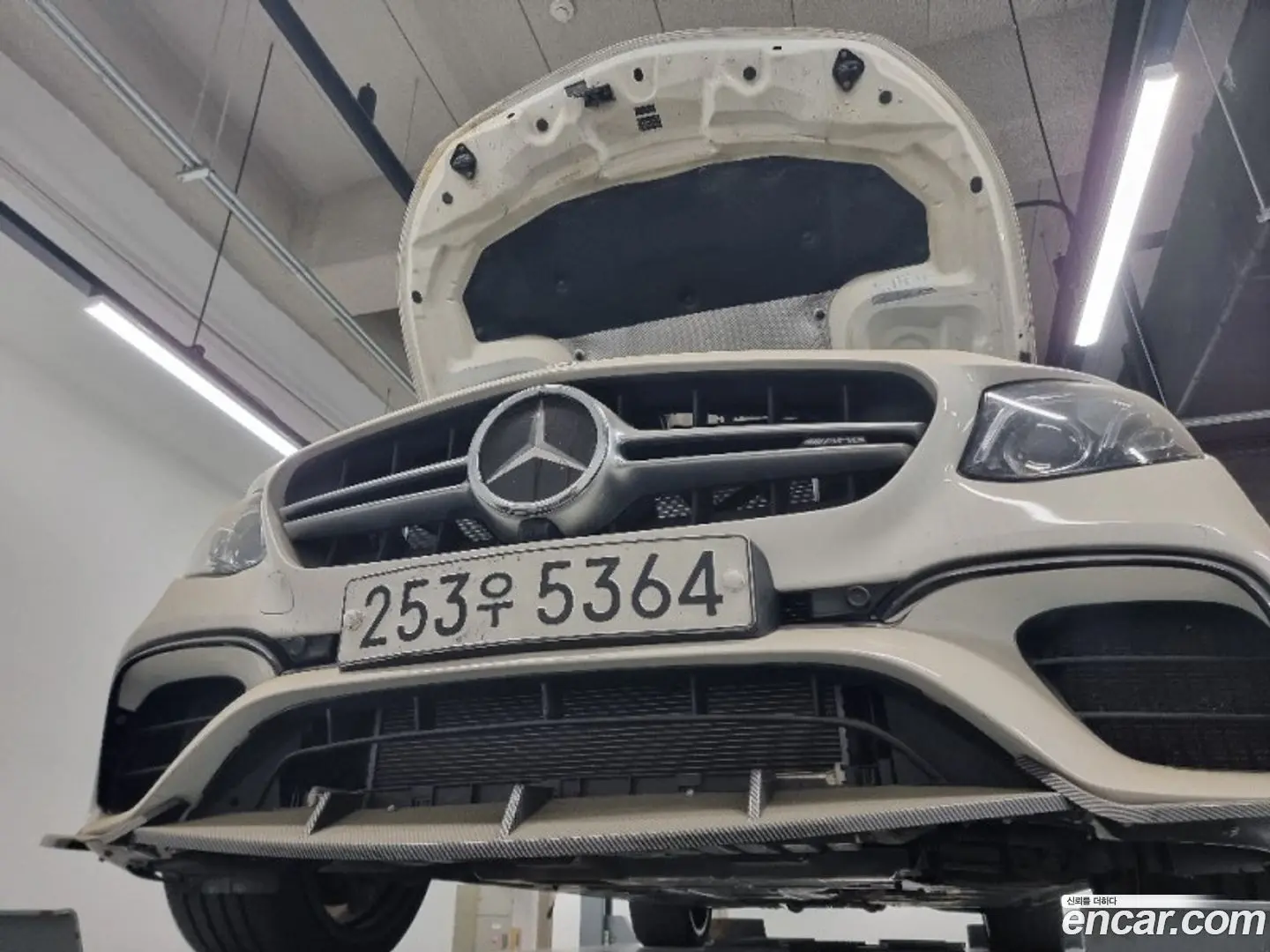 Main__Slider__Photo:E-Class Mercedes-Benz 2018.8-0